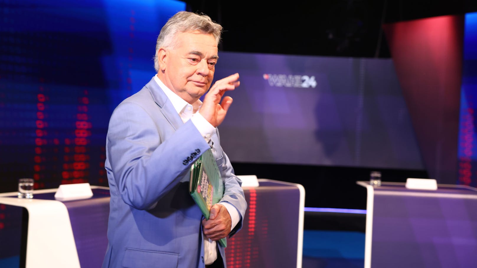 Wahlkampf-Finale im ORF: Karl Nehammer (VP), Andreas Babler (SP), Herbert Kickl (FP), Werner Kogler (Grüne) und Beate Meinl-Reisinger (Neos) trafen zum letzten Mal aufeinander. "Heute" hat die besten Fotos &gt;&gt;&gt;