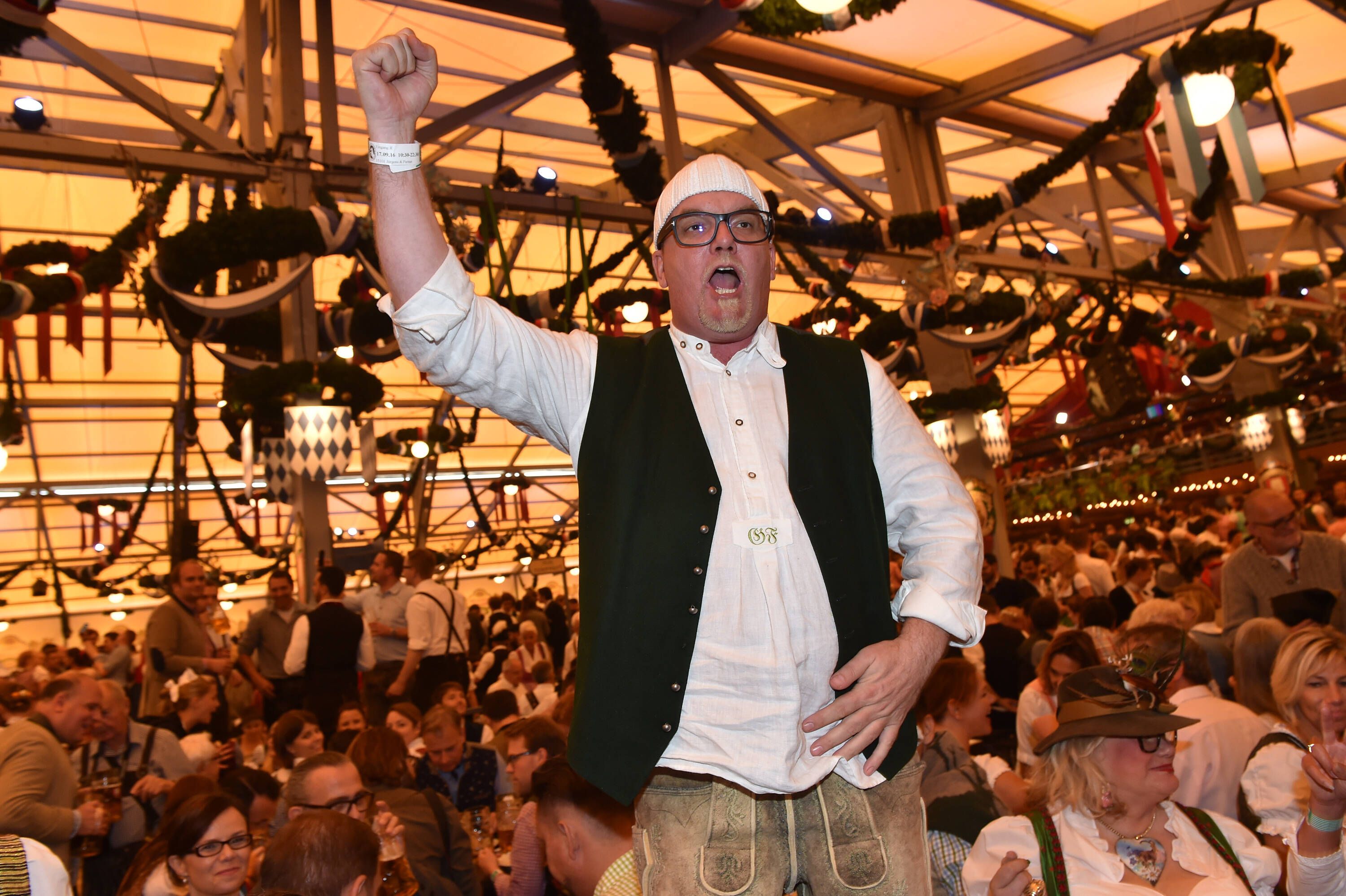 DJ Ötzi feiert gerne auf dem Oktoberfest, wie hier im Jahr 2016. Diesmal war im Zelt kein Platz mehr für ihn.