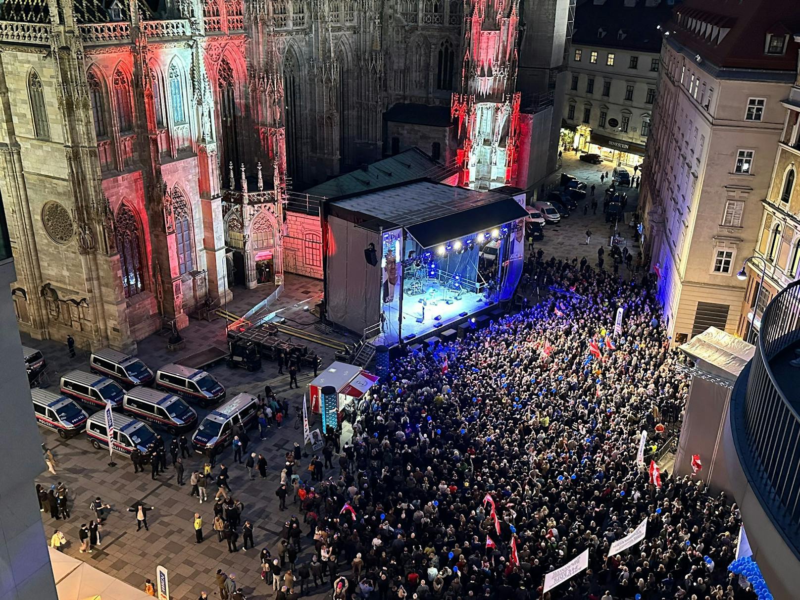 Bilder des FPÖ-Wahlkampfabschlusses am Wiener Stephansplatz am 27. September 2024