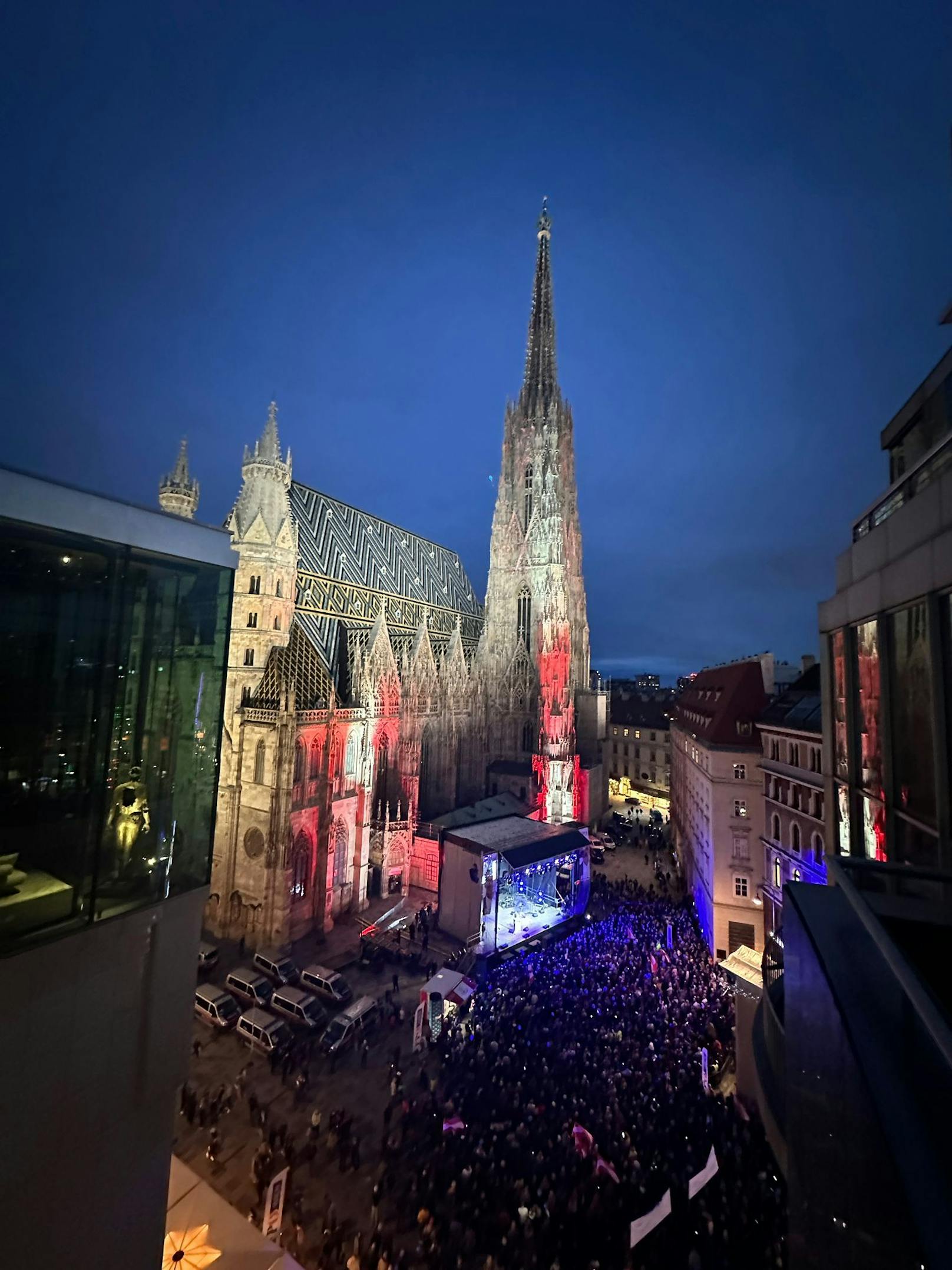 Bilder des FPÖ-Wahlkampfabschlusses am Wiener Stephansplatz am 27. September 2024