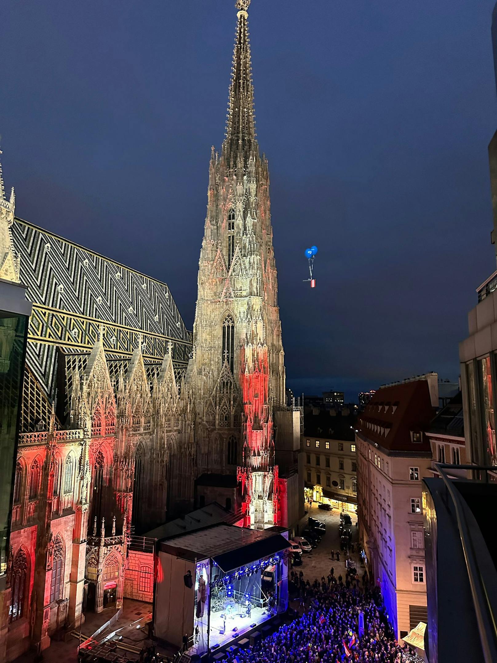 Bilder des FPÖ-Wahlkampfabschlusses am Wiener Stephansplatz am 27. September 2024