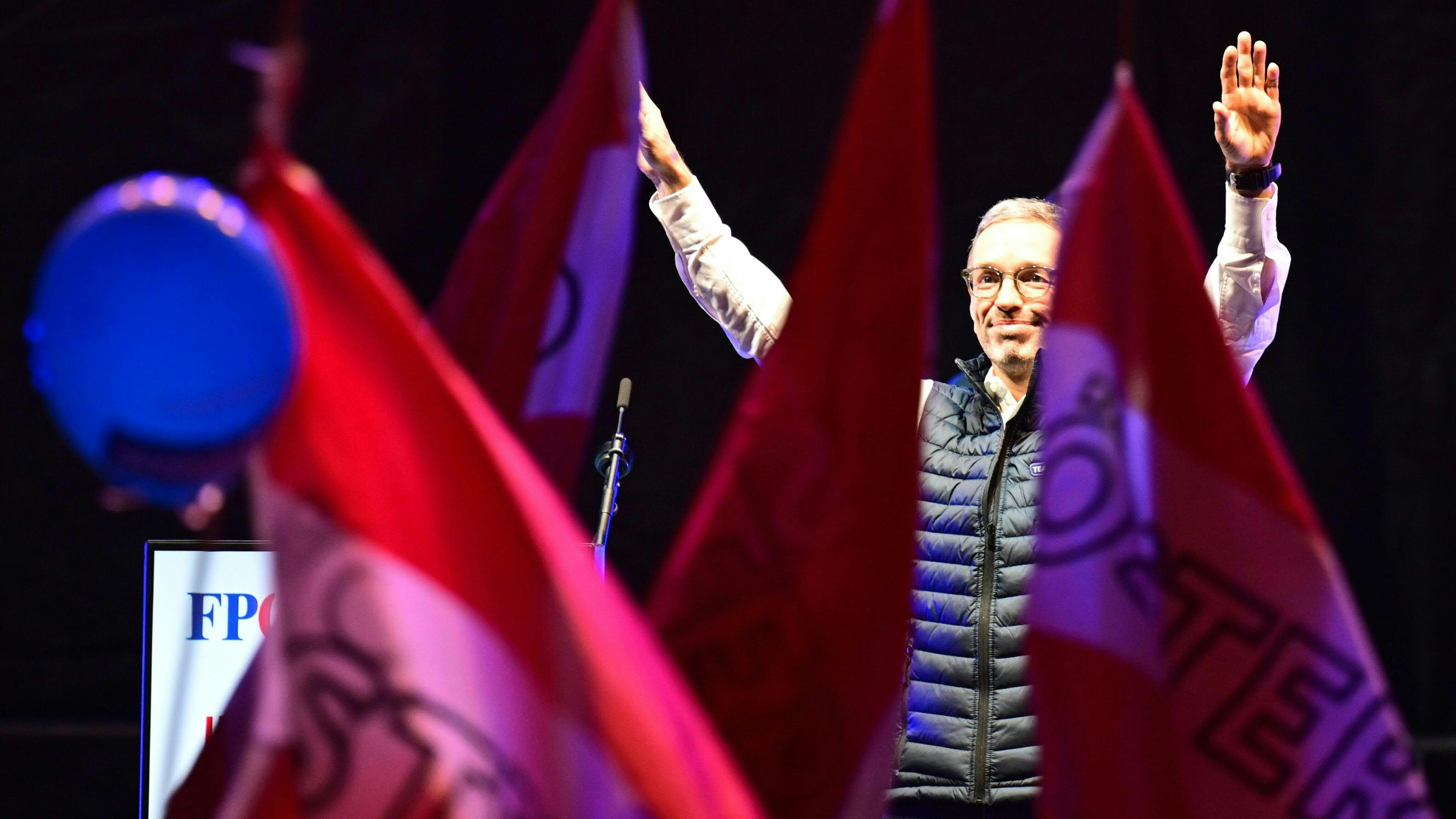 Tag der Fahne: FPÖ-Spitzenkandidat Herbert Kickl im Rahmen des Wahlkampfabschlusses am Stephansplatz