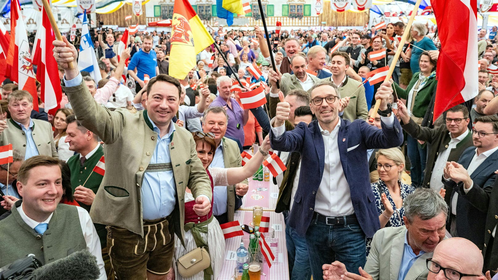 Herbert Kickl bei einer 1. Mai-Veranstaltung am Jahrmarktgelände in Linz.