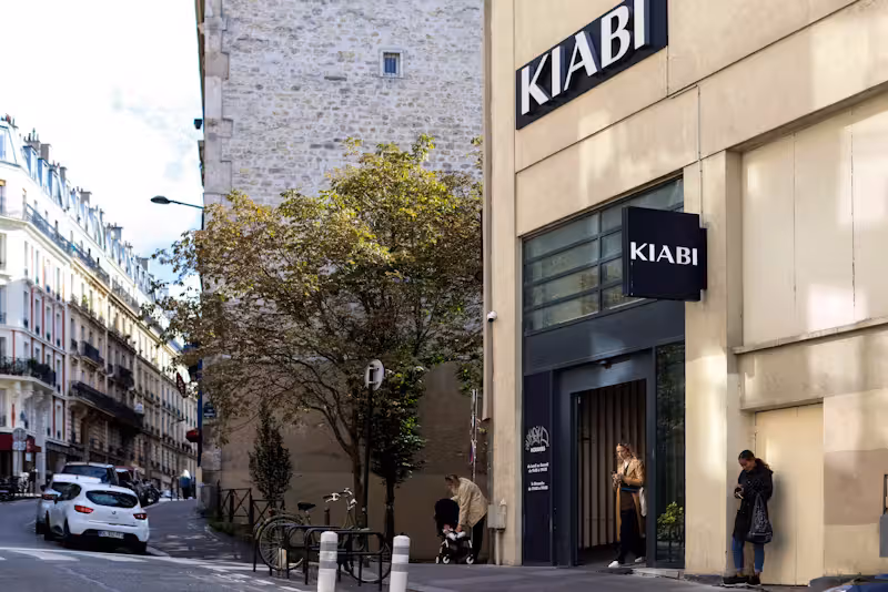 Beim geschädigten Unternehmen handelt es sich um Kiabi, bei welchem Bard als Finanzchefin angestellt war.