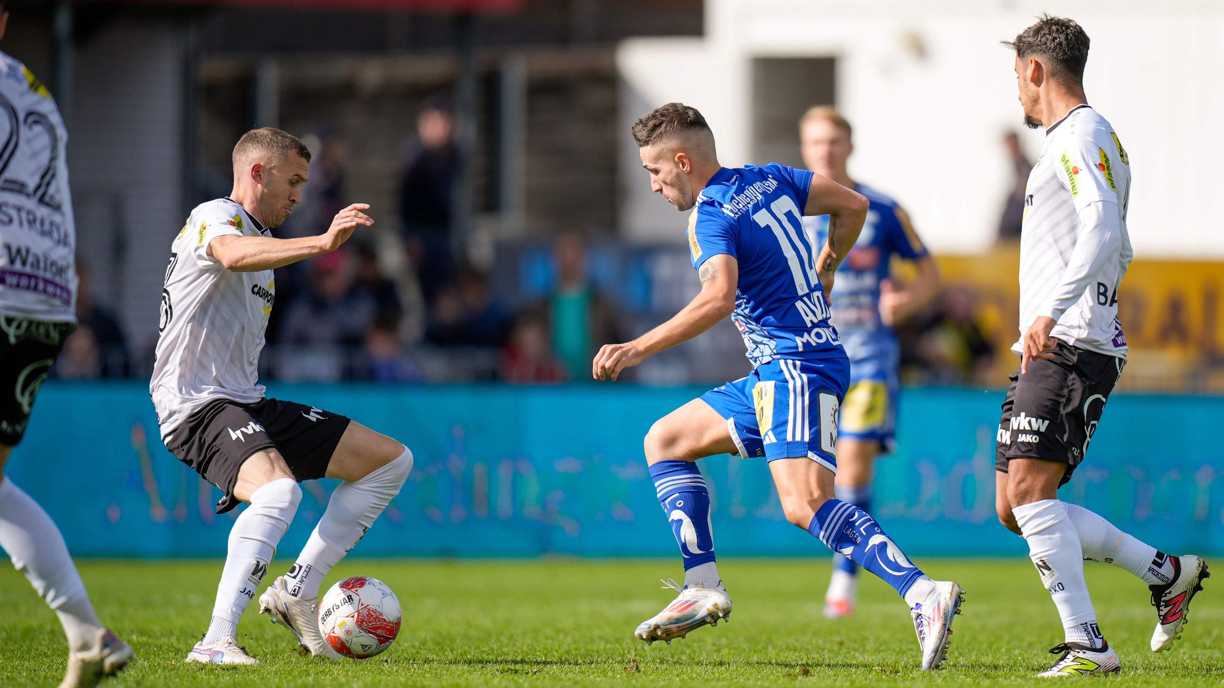 Die Hartberger kämpfen gegen Altach um wichtige Punkte.