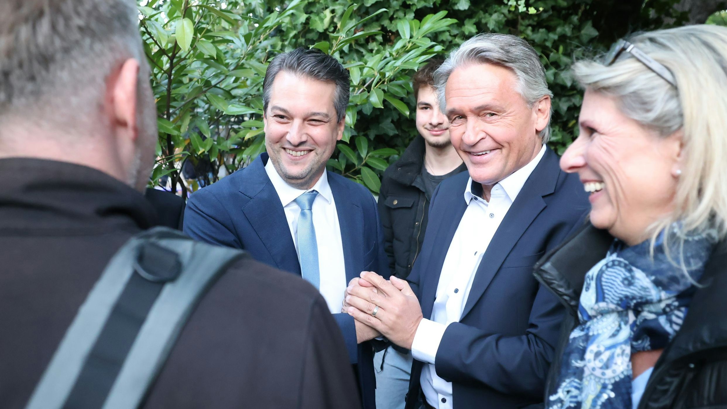 Wiens FPÖ-Chef Dominik Nepp und Peter Westenthaler, FPÖ-Mann im ORF-Stiftungsrat, bei der Wahlfeier der FPÖ im Alten AKH.