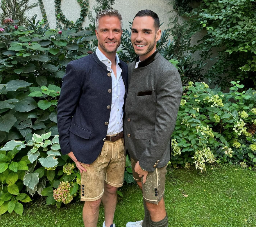 Ralf Schumacher und sein Partner Étienne Bousquet-Cassagne sind seit etwa 2 Jahren zusammen.