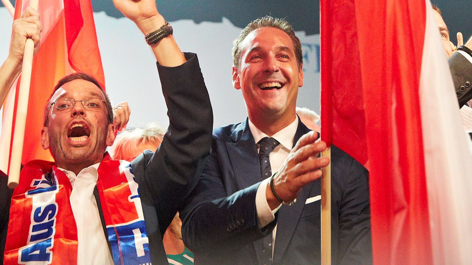 Die Nationalratswahl 2013 liegt haargenau 11 Jahre in der Vergangenheit. Ein Monat zuvor fand der Wahlkampfauftakt der FPÖ statt (31.08.2013). Im Bild ist Herbert Kickl mit dem damaligen FPÖ-Chef Heinz-Christian Strache zu sehen.