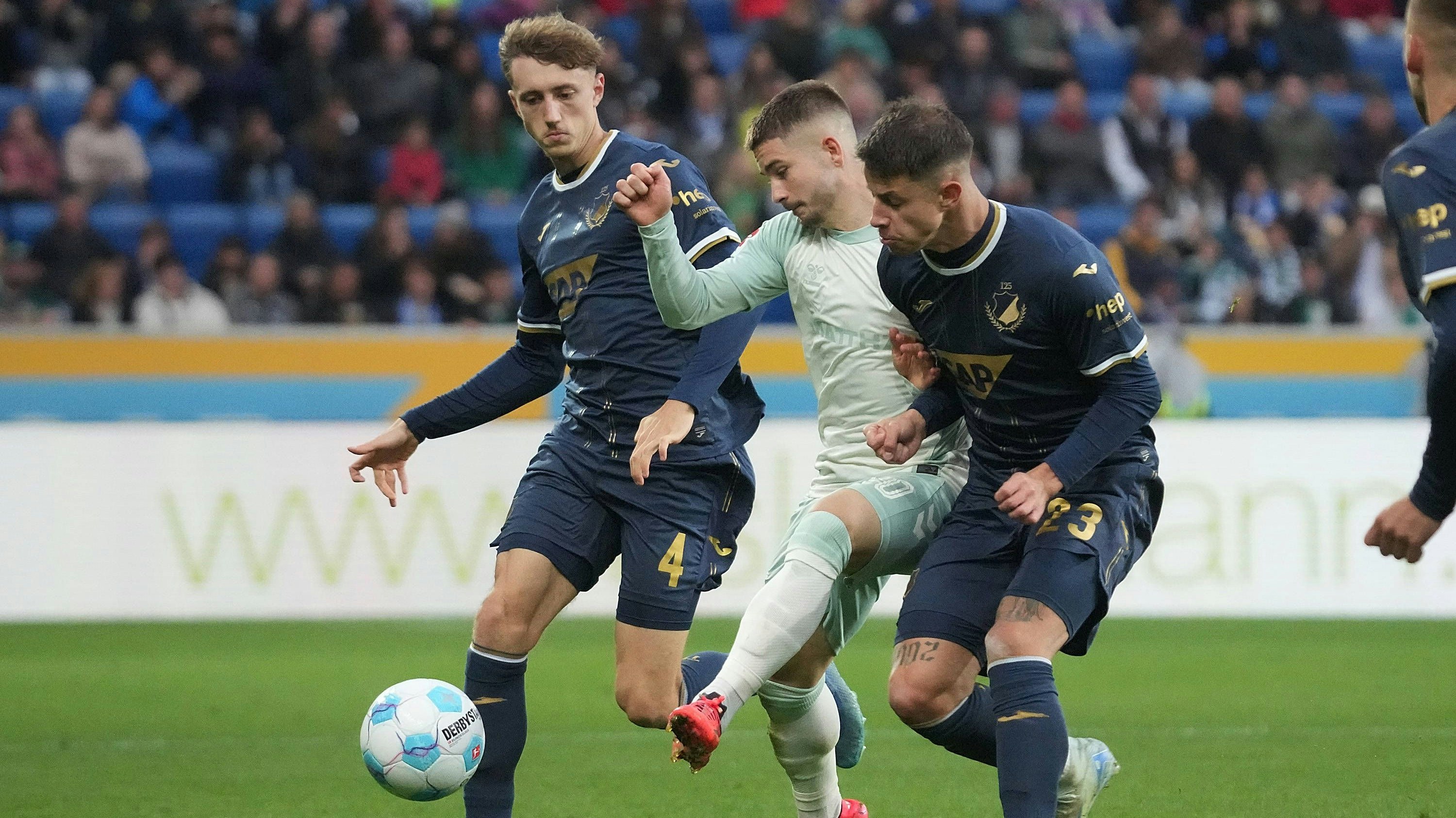 Romano Schmid jubelte mit Werder Bremen.