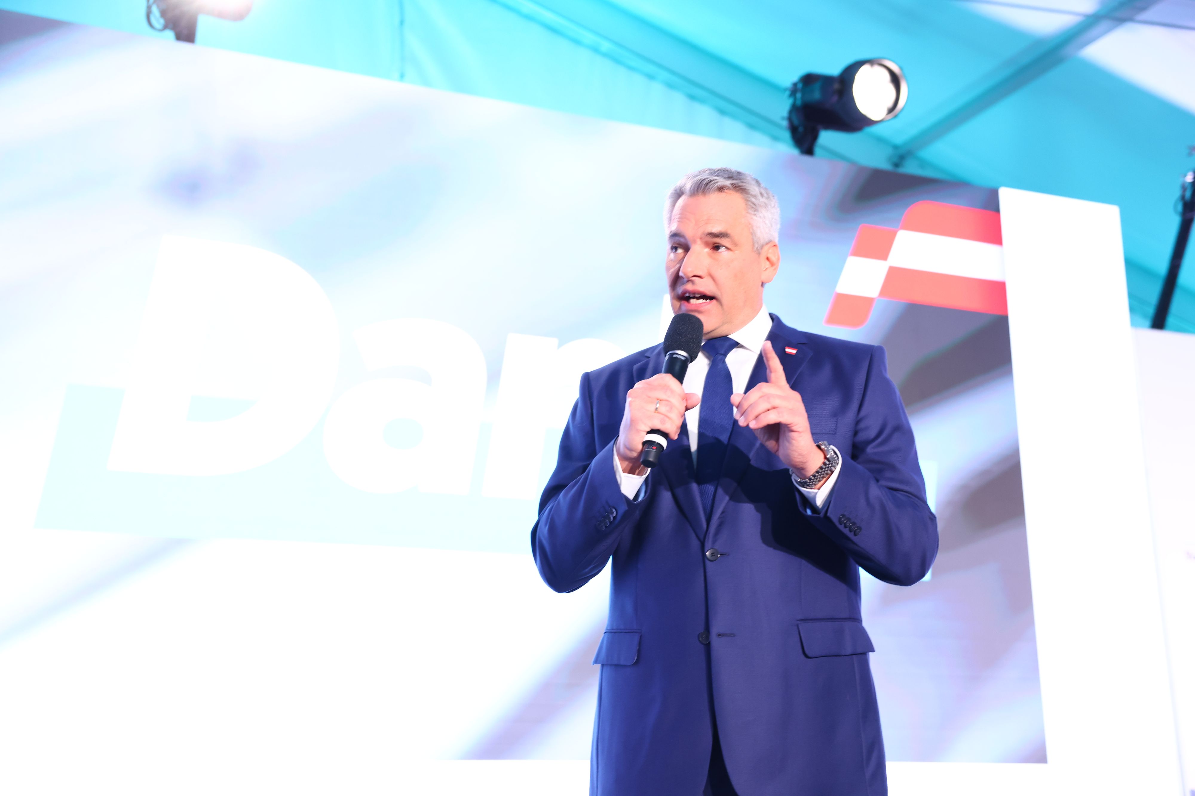 Bundeskanzler Karl Nehammer in seiner Ansprache nach der Wahl.