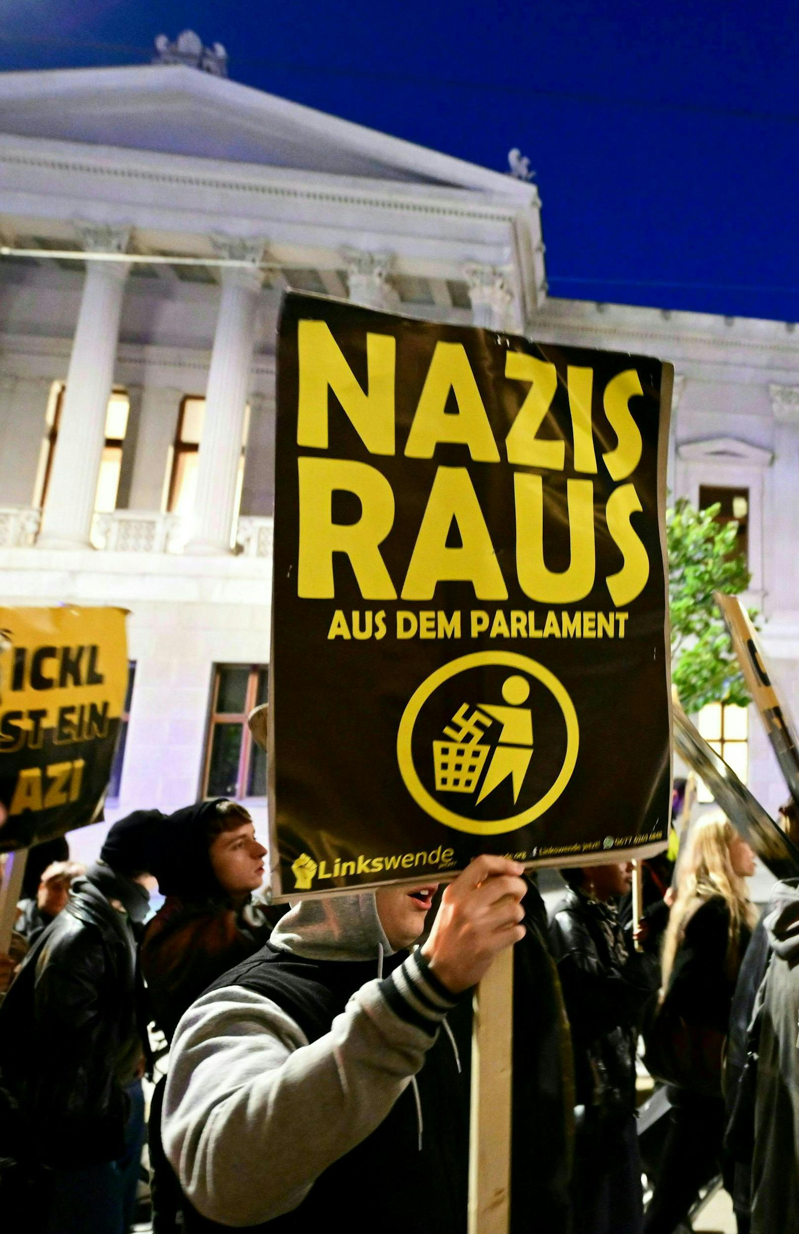 "Nazis raus aus dem Parlament" lautet unter anderem die Forderung der Linkswende. 