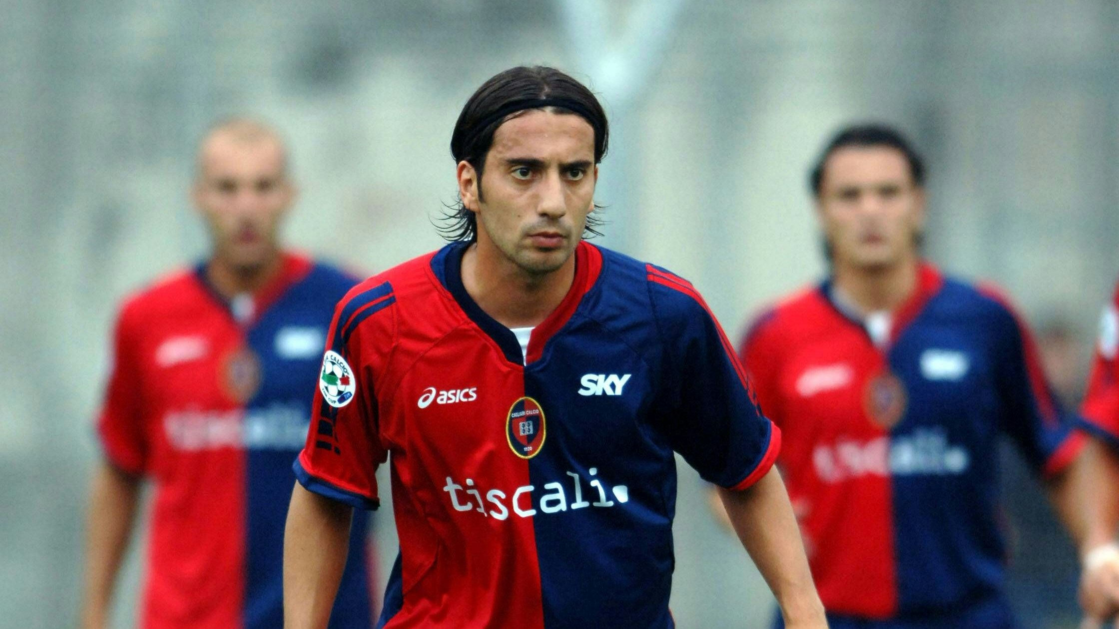 Bildnummer: 02519255  Datum: 19.08.2006  Copyright: imago/Buzzi Andrea Capone (Cagliari) - PUBLICATIONxNOTxINxITA; Vdig, hoch, Freisteller Coppa Italia 2006/2007, Italienischer Pokal, Pokalspiel, Tim Cup, Serie A, 1. Italienische Liga Cuneo US Cagliari Calcio Fußball Herren Mannschaft Italien Einzelbild Aktion Personen