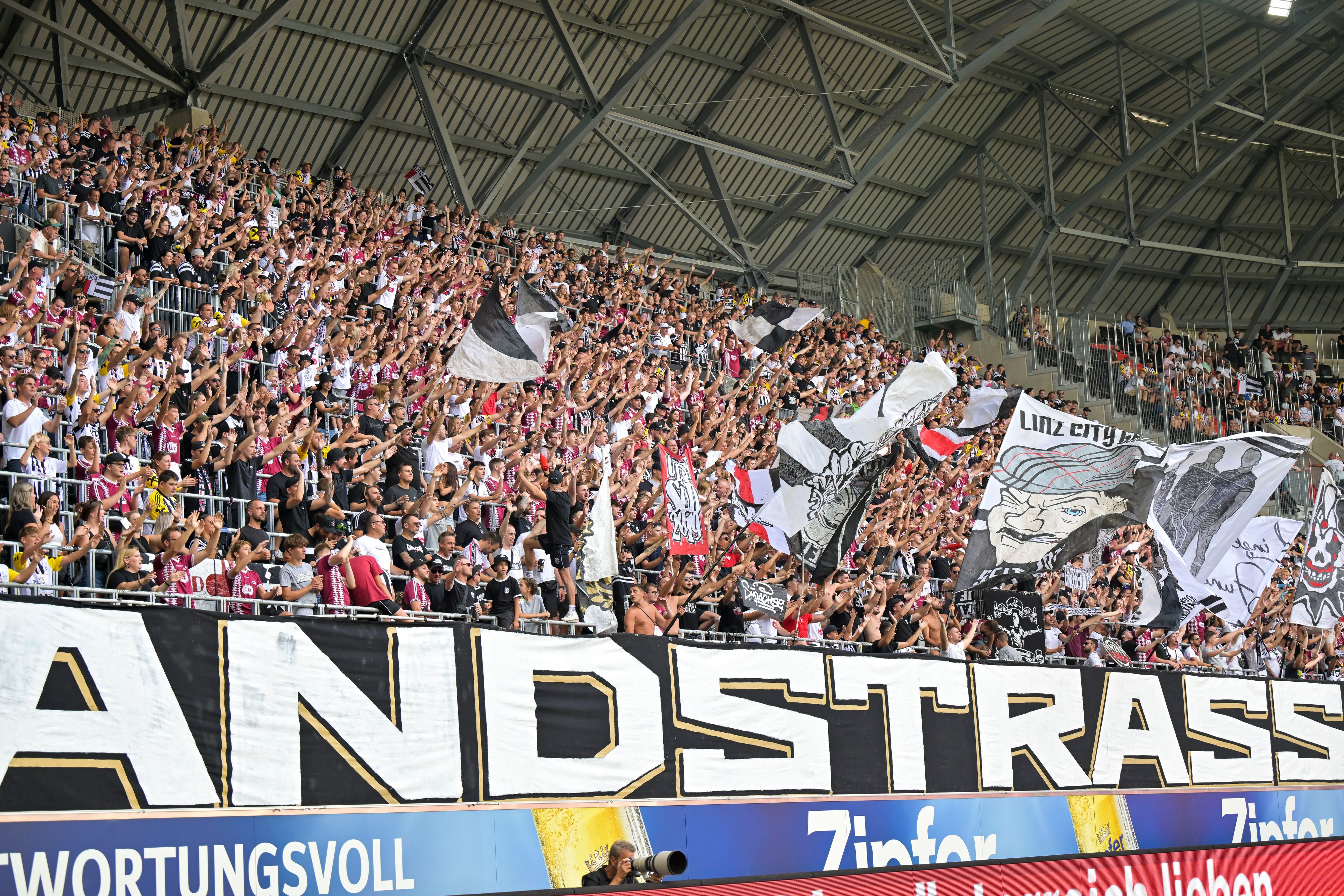 LASK-Fans: 43 Euro für Stehplatz