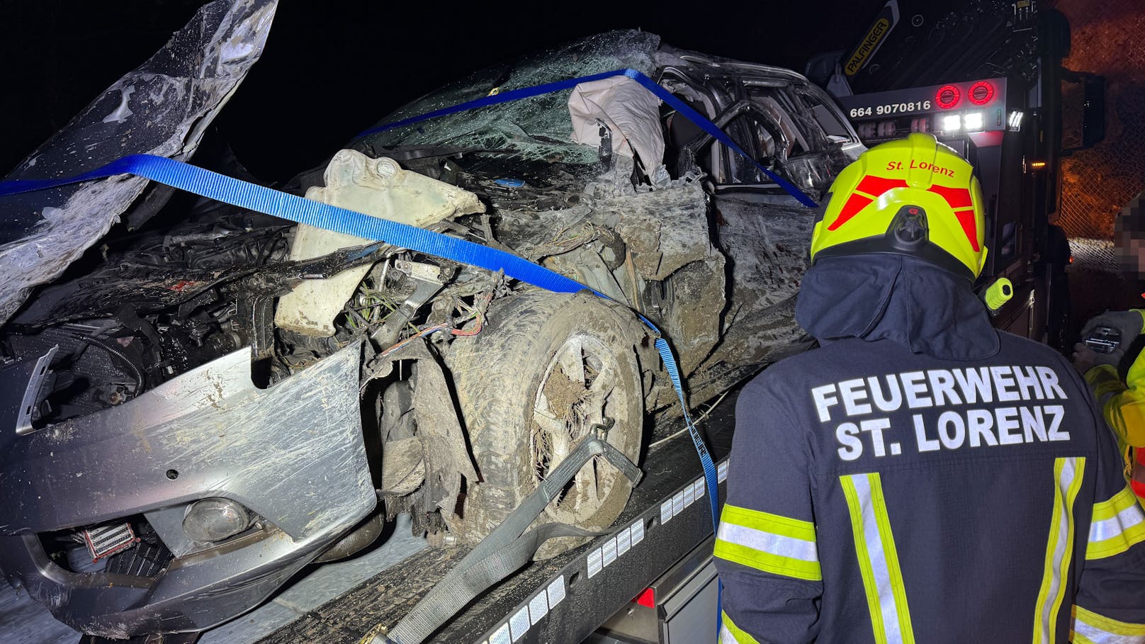 Alle vier Beteiligten wurden bei dem Unfall verletzt, der Lenker sogar schwer.