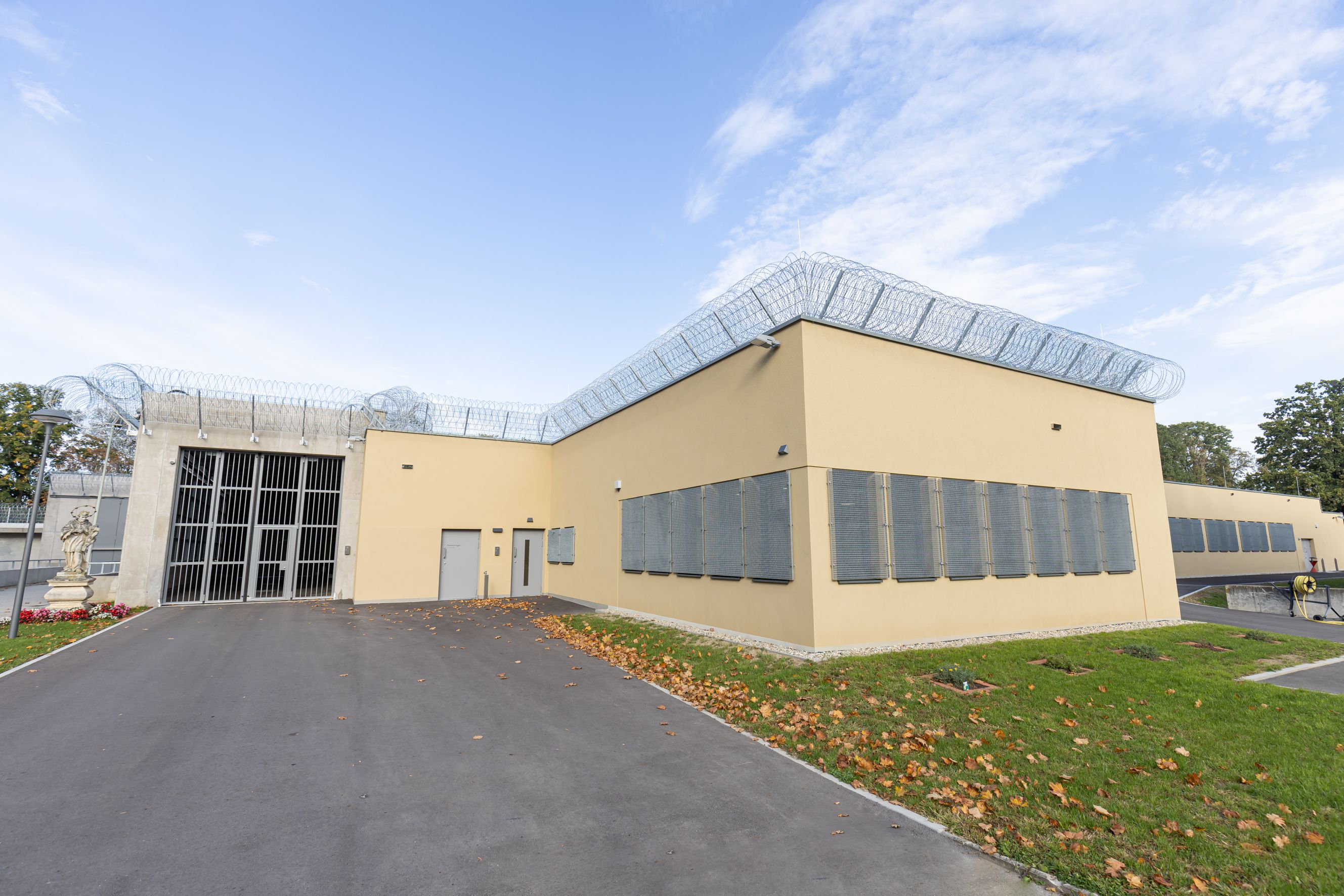 In Sonnberg konnte der neue Besuchertrakt und die neue Wäscherei der Justizanstalt eröffnet werden.