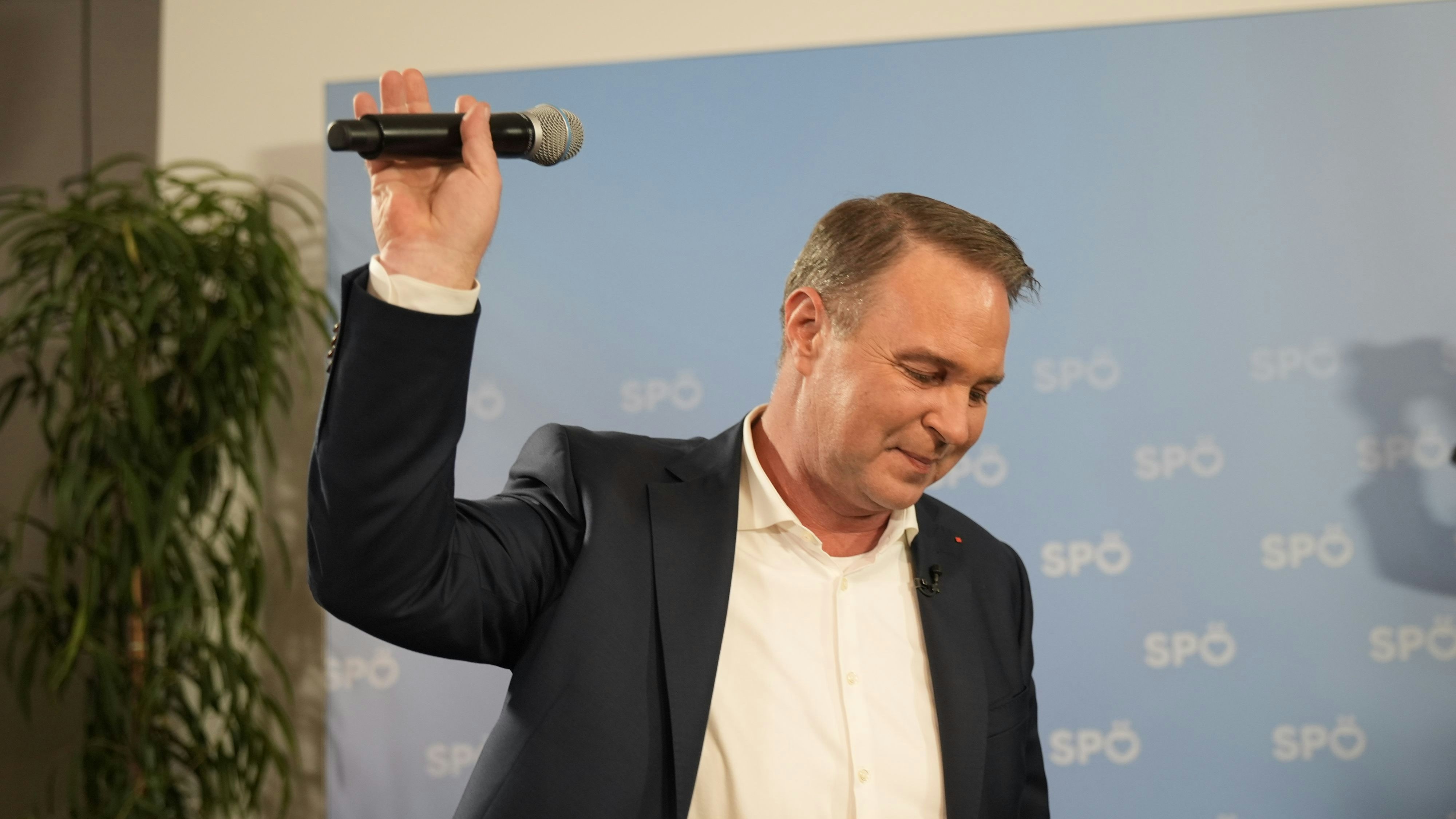 Andreas Babler will SPÖ-Vorsitzender bleiben, abwählen kann ihn nur die Basis