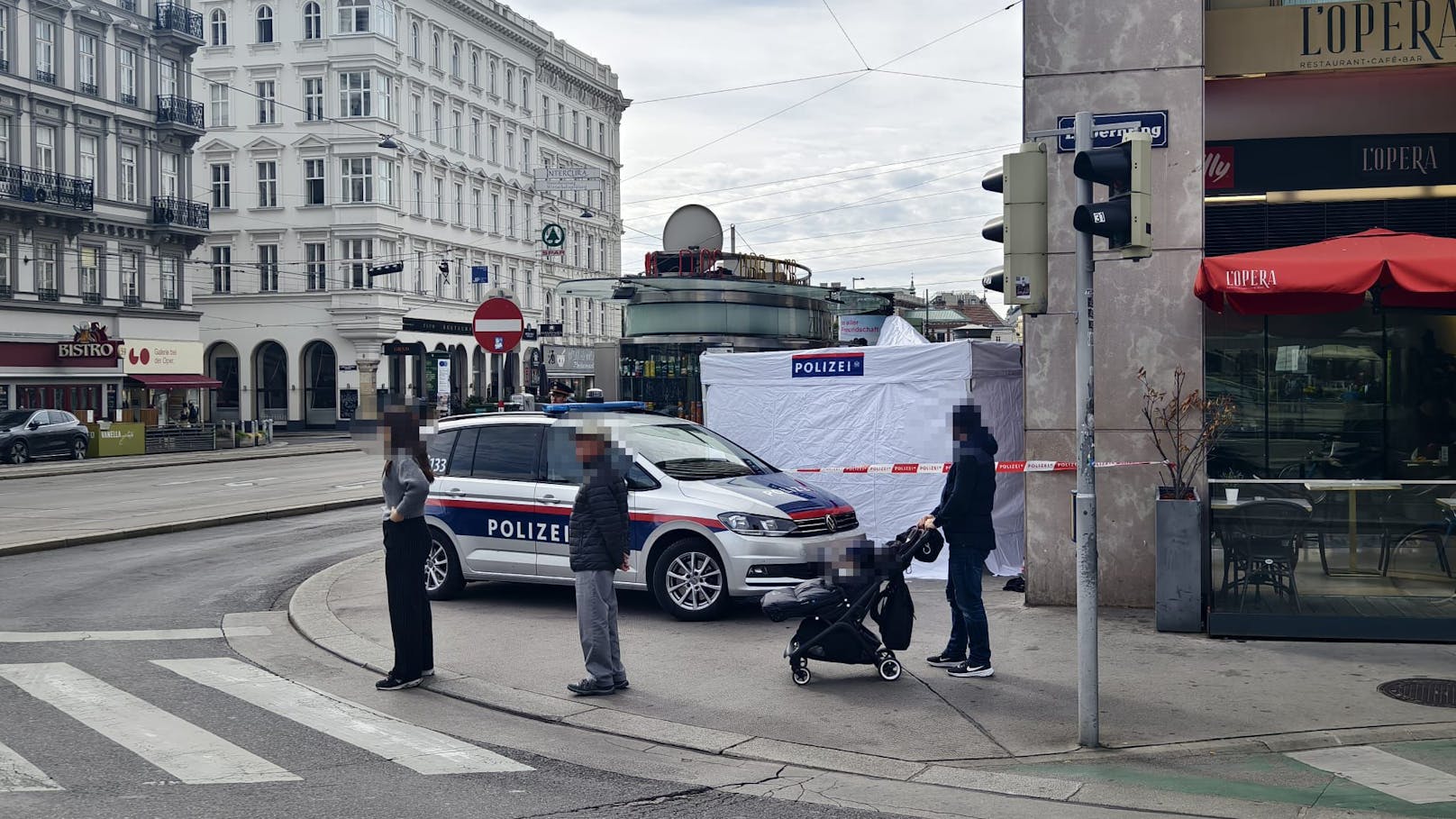 Sofort wurde der Bereich hinter dem Imbiss abgesperrt, ein Tatort-Zelt aufgebaut.