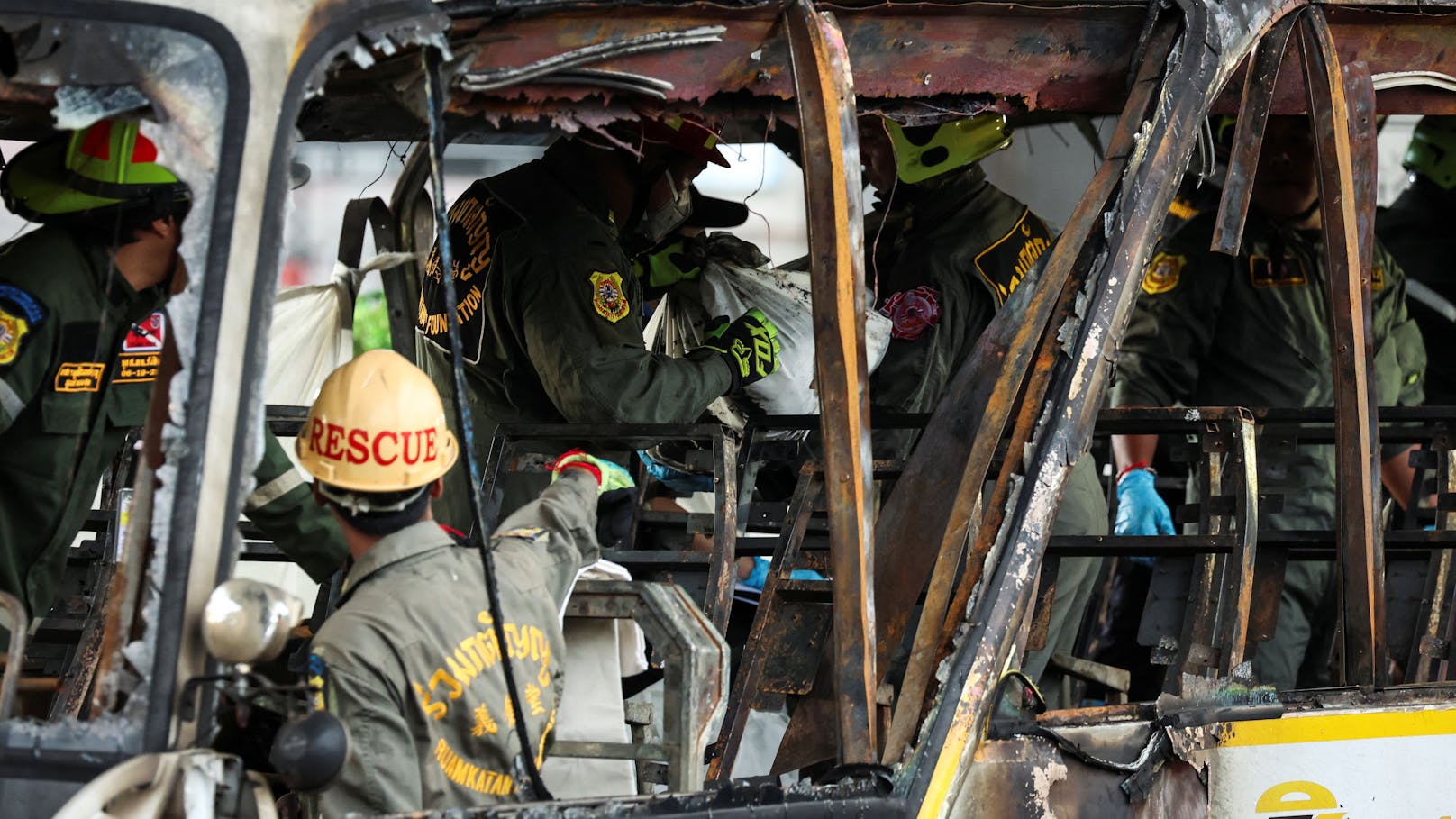 In einem Vorort der thailändischen Hauptstadt sei das Feuer ausgebrochen.