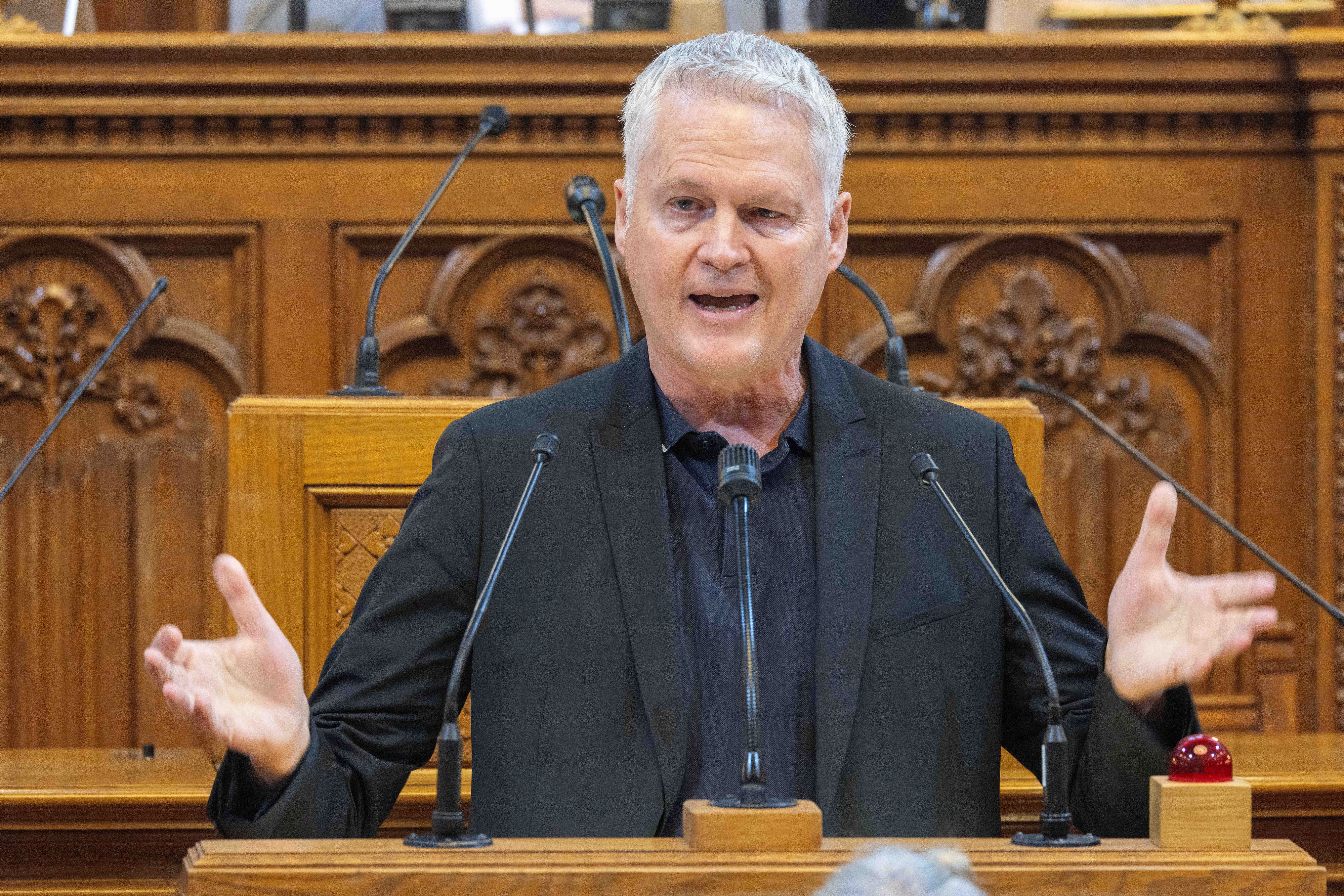 Der Grüne Klubobmann David Ellensohn übt besonders am Projekt 