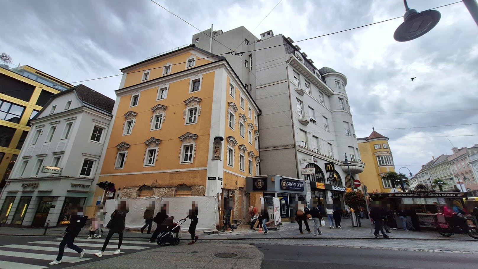 In diesem Gebäude am Linzer Taubenmarkt soll die neue Zimtwirbel-Filiale entstehen.