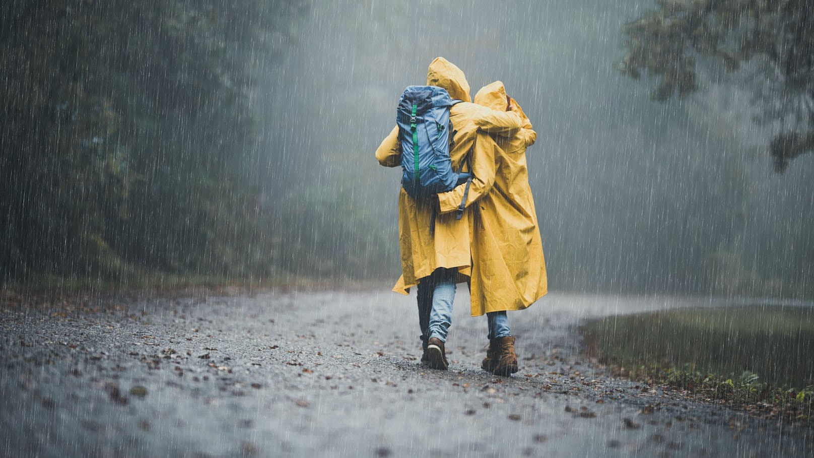 Regen hatte unser Land vor allem Mitte September fest im Griff (Symbolbild).