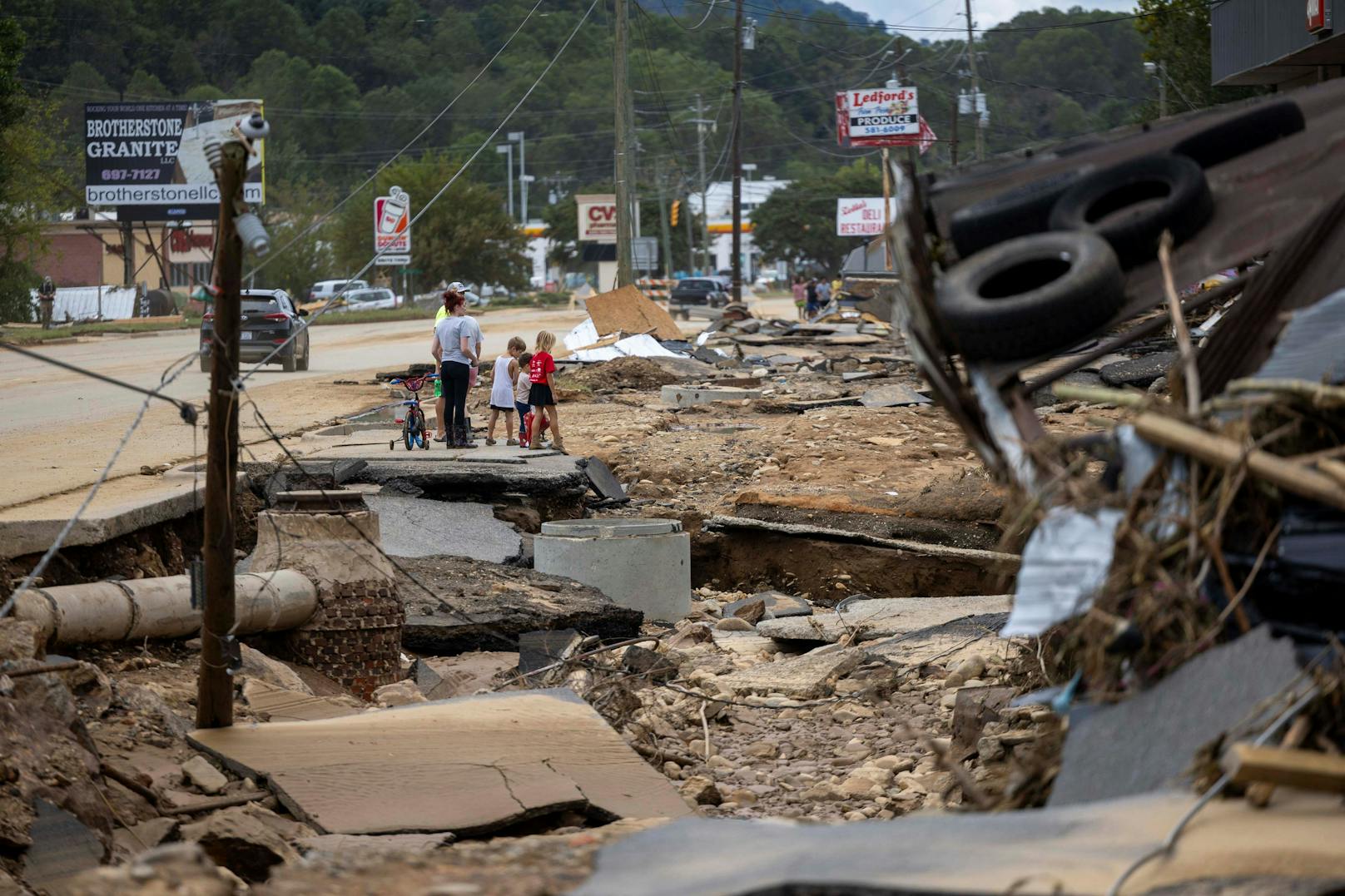 Bilder der Verwüstung nach Hurrikan Helene in North Carolina Ende September 2024.