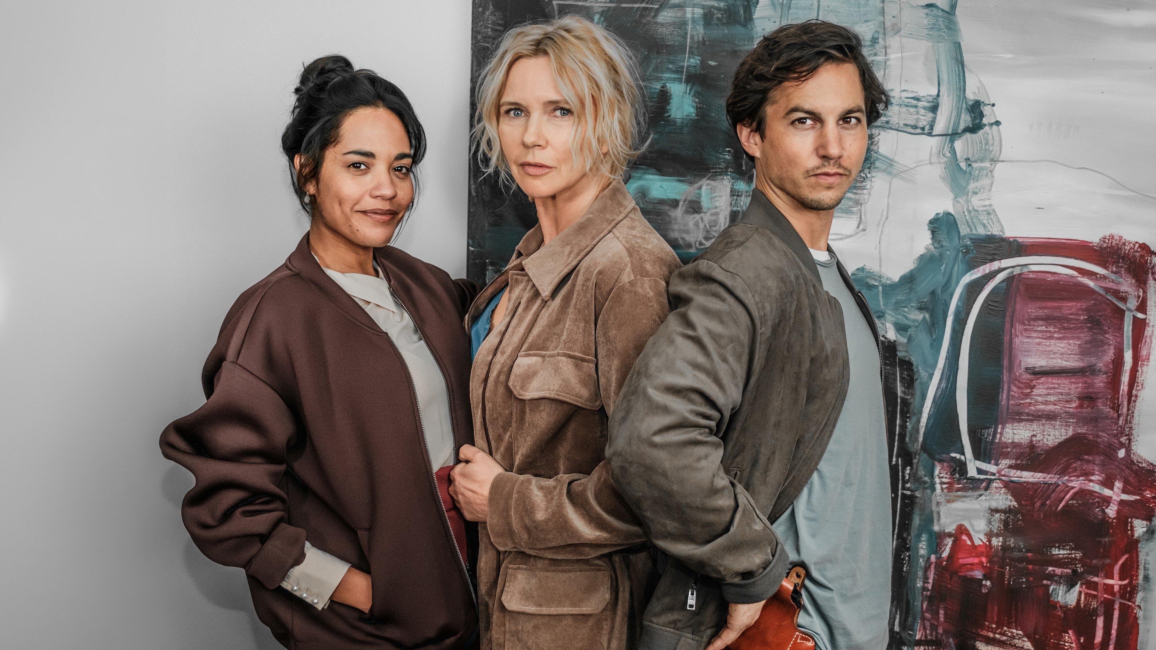 Salka Weber spielt Marie Sonnleitner, Veronica Ferres spielt Birgit Reincke und Tim Oliver Schultz spielt Jonas Becker