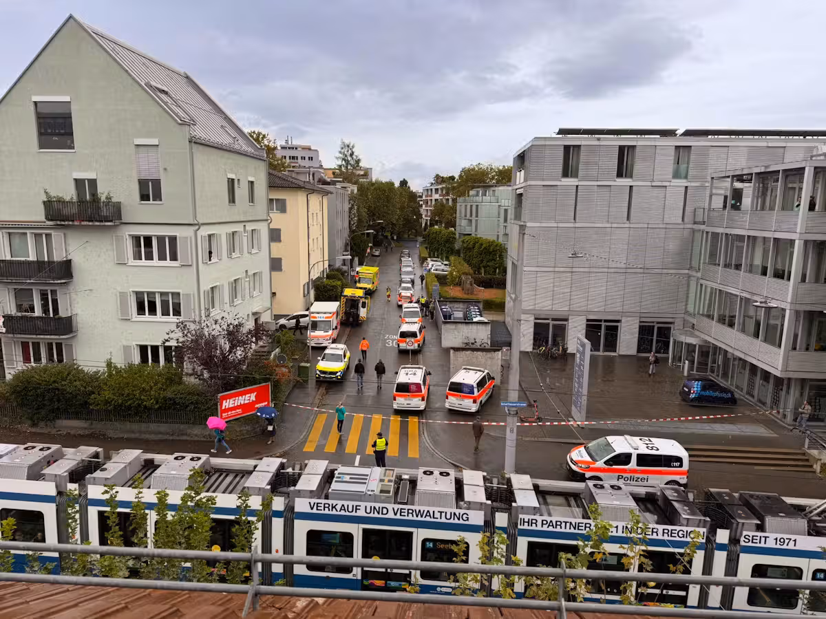 Bei einem Angriff auf einen Kinderhort in Zürich-Oerlikon sind mehrere Kinder verletzt worden.