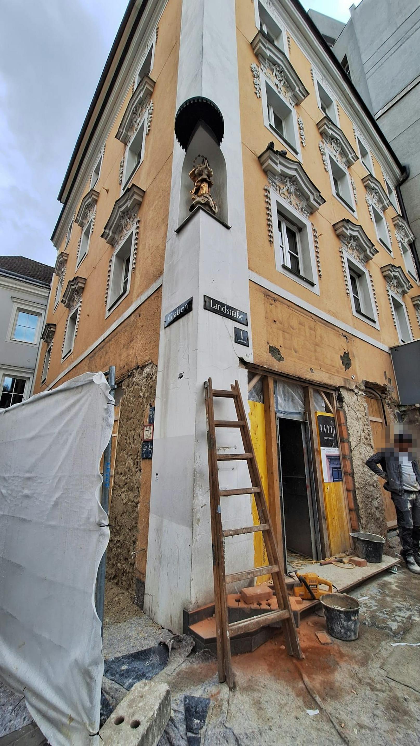 In diesem Gebäude am Linzer Taubenmarkt soll die neue Zimtwirbel-Filiale entstehen.