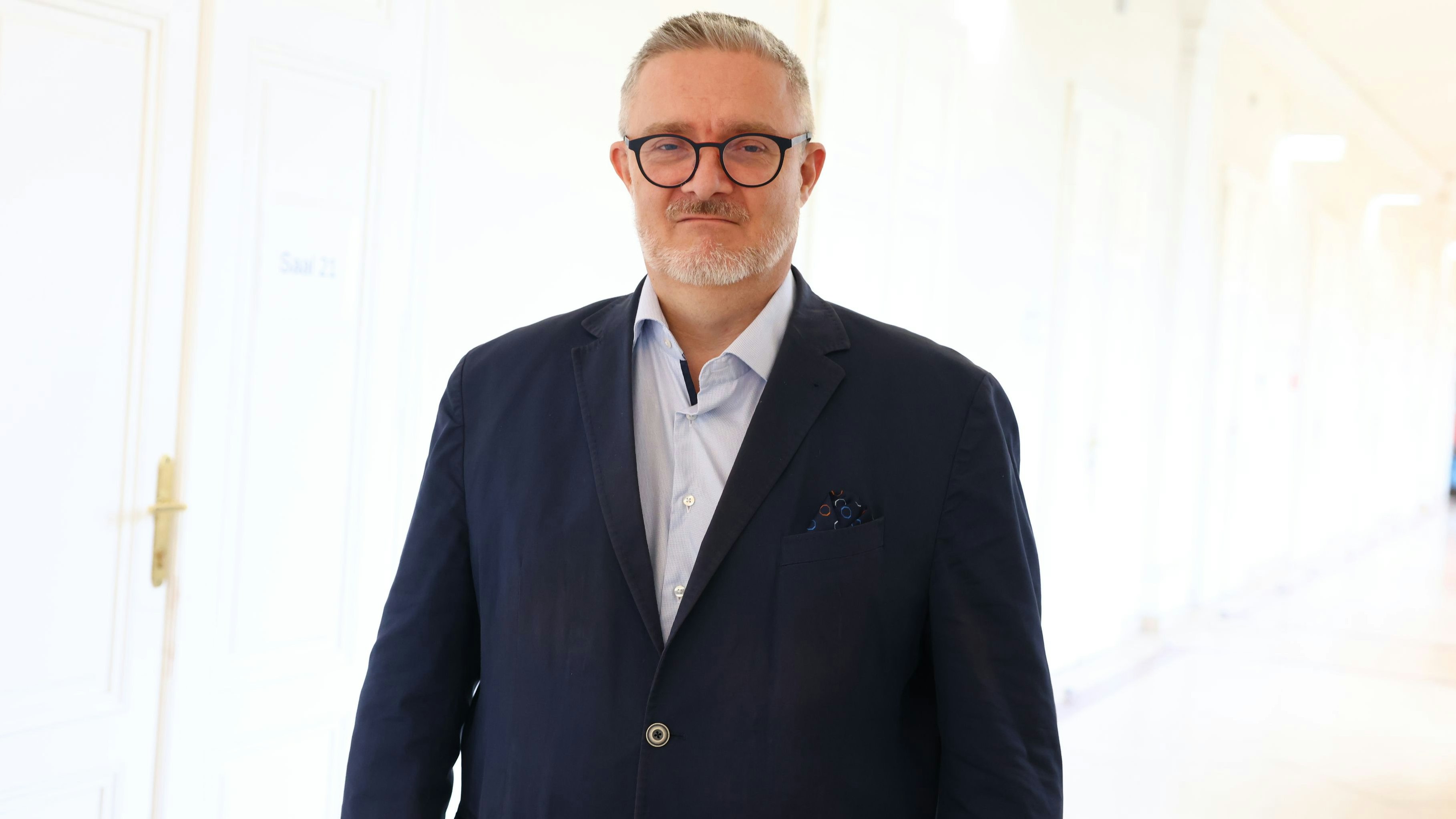 Strafverteidiger Roland Friis vertritt in der Causa.