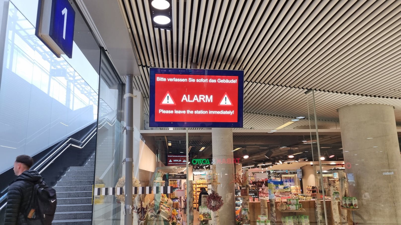 Bomben-Alarm am Salzburger Hauptbahnhof