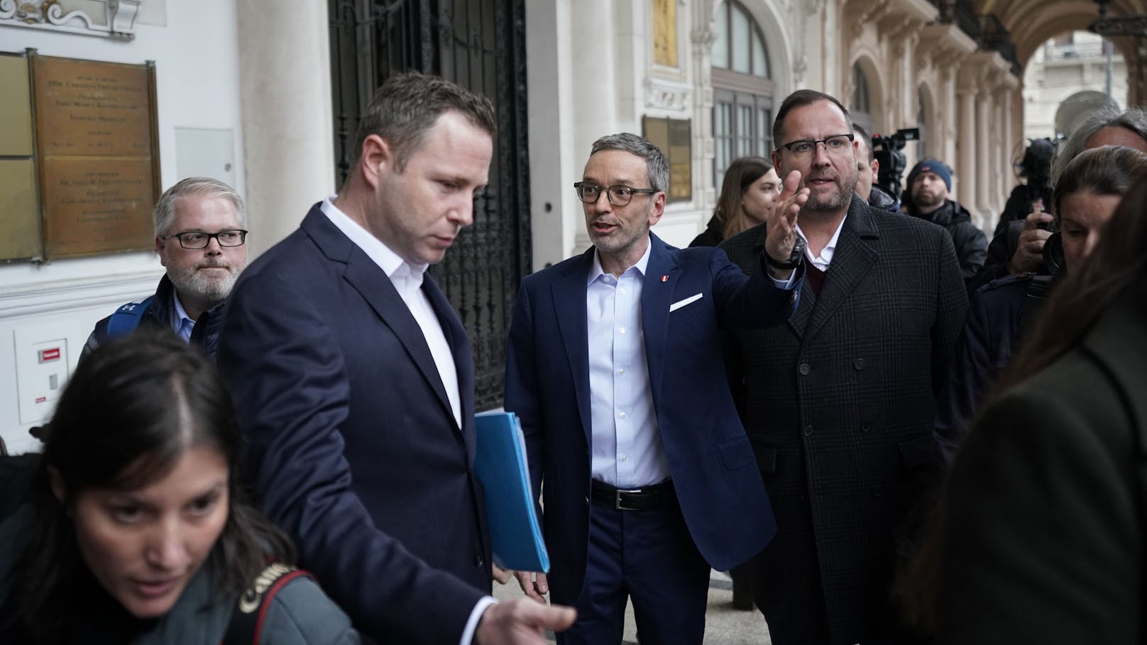 Herbert Kickl gemeinsam mit seinen Generalsekretären Michael Schnedlitz (l.) und Christian Hafenecker.