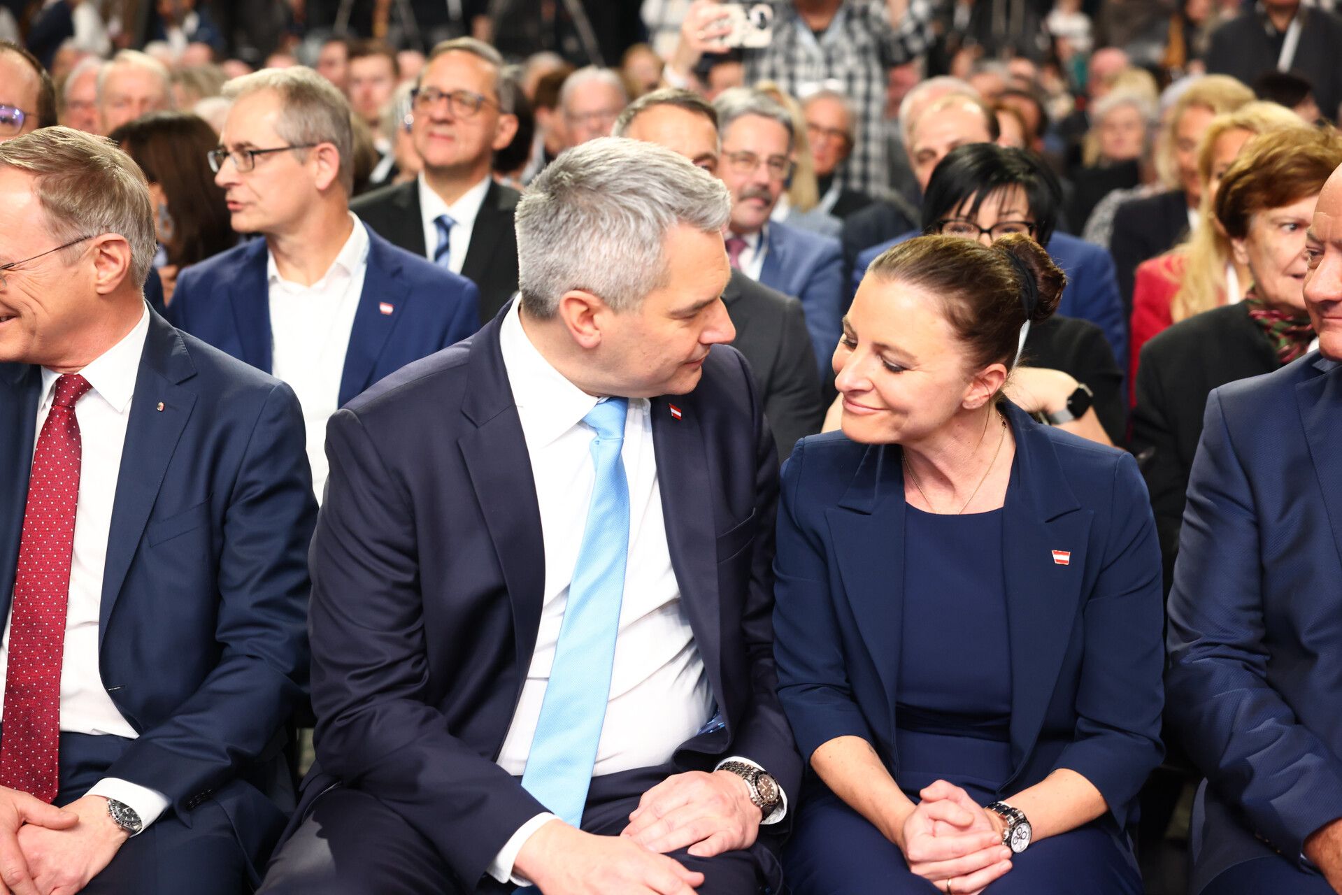 Katharina und Karl Nehammer bei der Präsentation des 