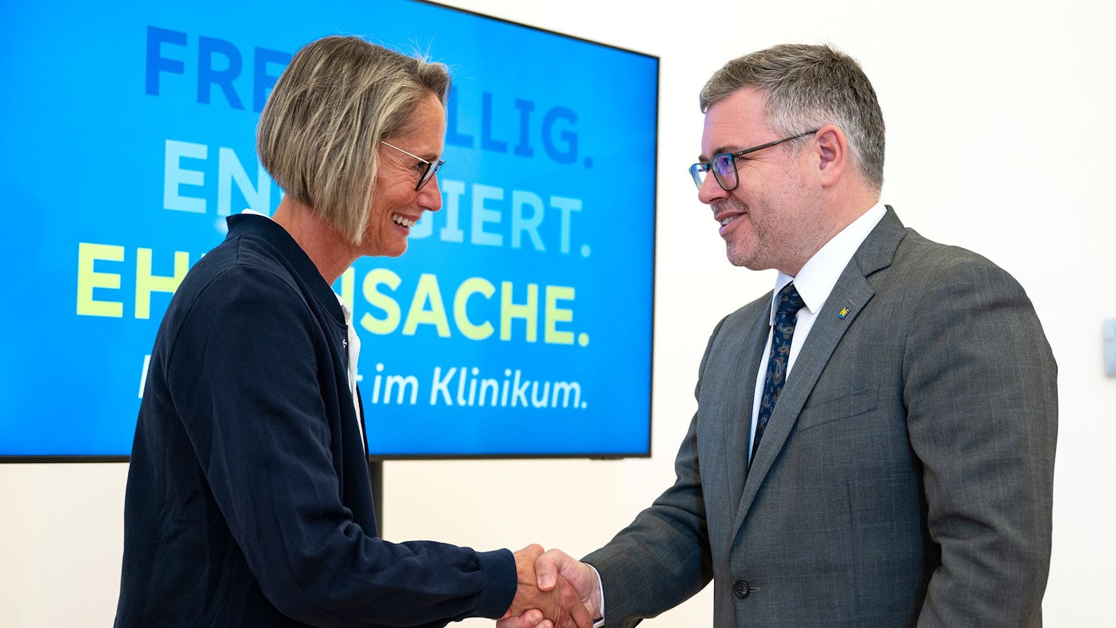 Die leitende Heil- und Sonderpädagogin Sabine Wagner-Simhandl und Landesrat Ludwig Schleritzko