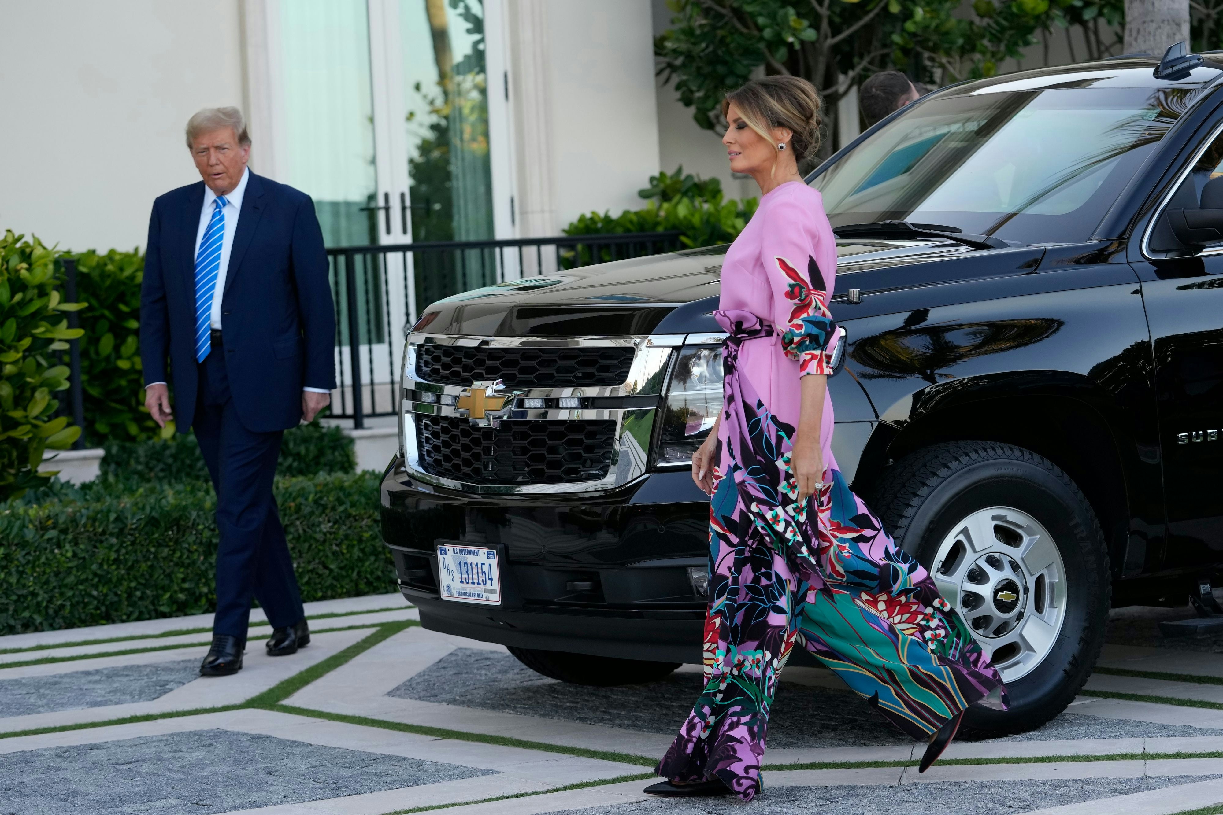 Einer der seltenen öffentlichen Auftritte 2024: Donald Trump mit Melania bei einem Charity-Dinner in Palm Beach, Florida