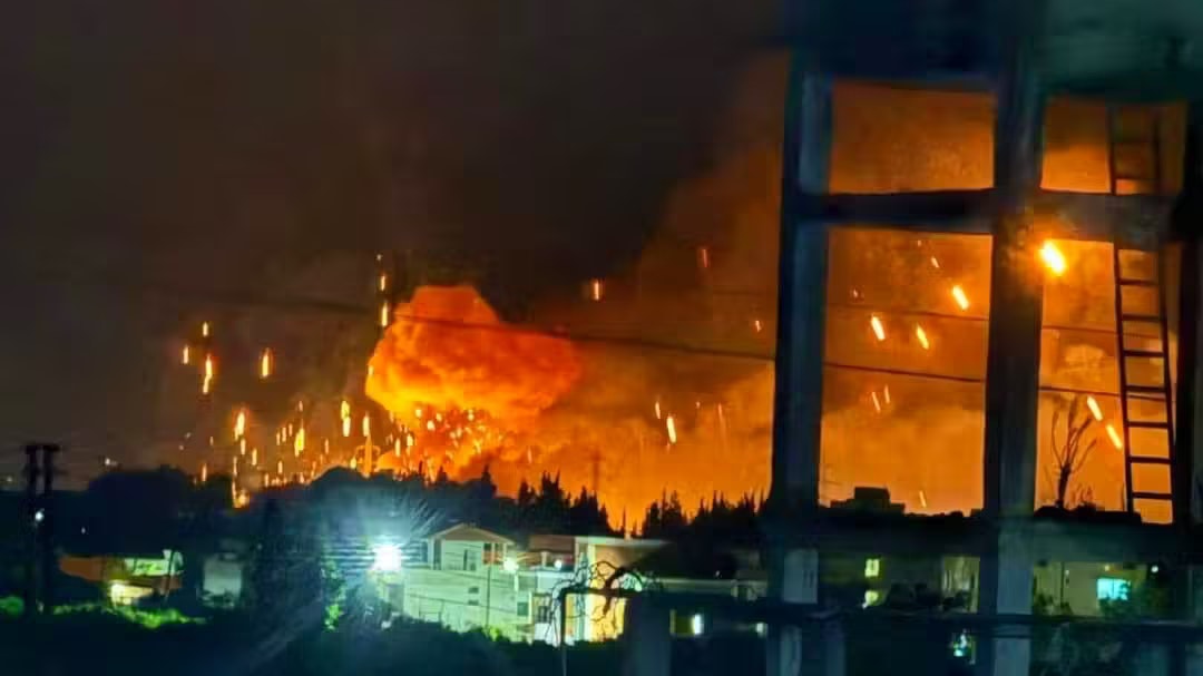 In oder auf dem russischen Luftwaffenstützpunkt in Hmeimim (Syrien) wurden Explosionen gemeldet.