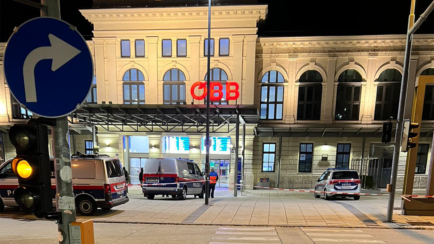 Mittwochnacht kam es am Bahnhof in St. Pölten zu einem polizeilichen Großeinsatz.