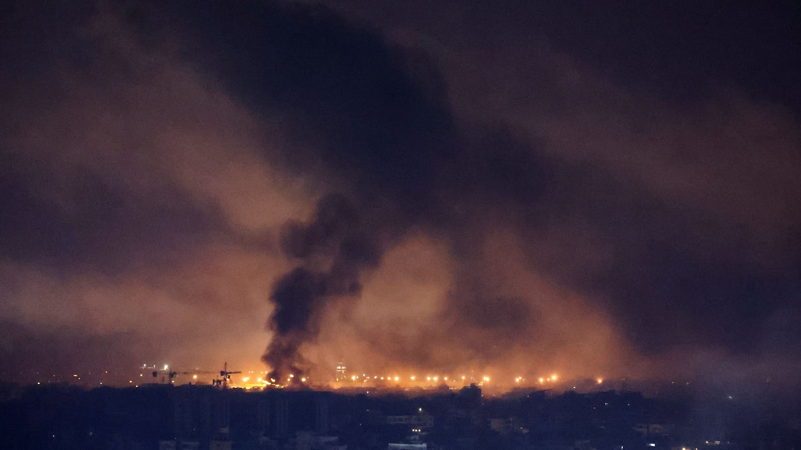 Die israelische Armee hat Augenzeugenberichten zufolge erneut Ziele in der libanesischen Hauptstadt Beirut angegriffen