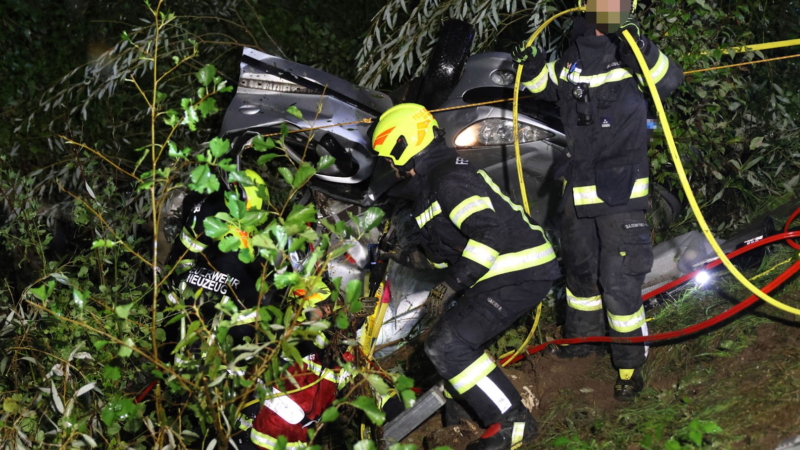 Dramatischer Crash in der Nacht auf Freitag.