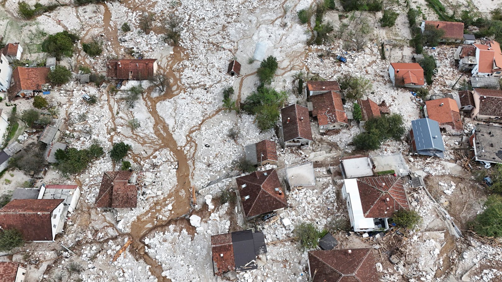 Unwetter am Balkan – Orte von Außenwelt abgeschnitten