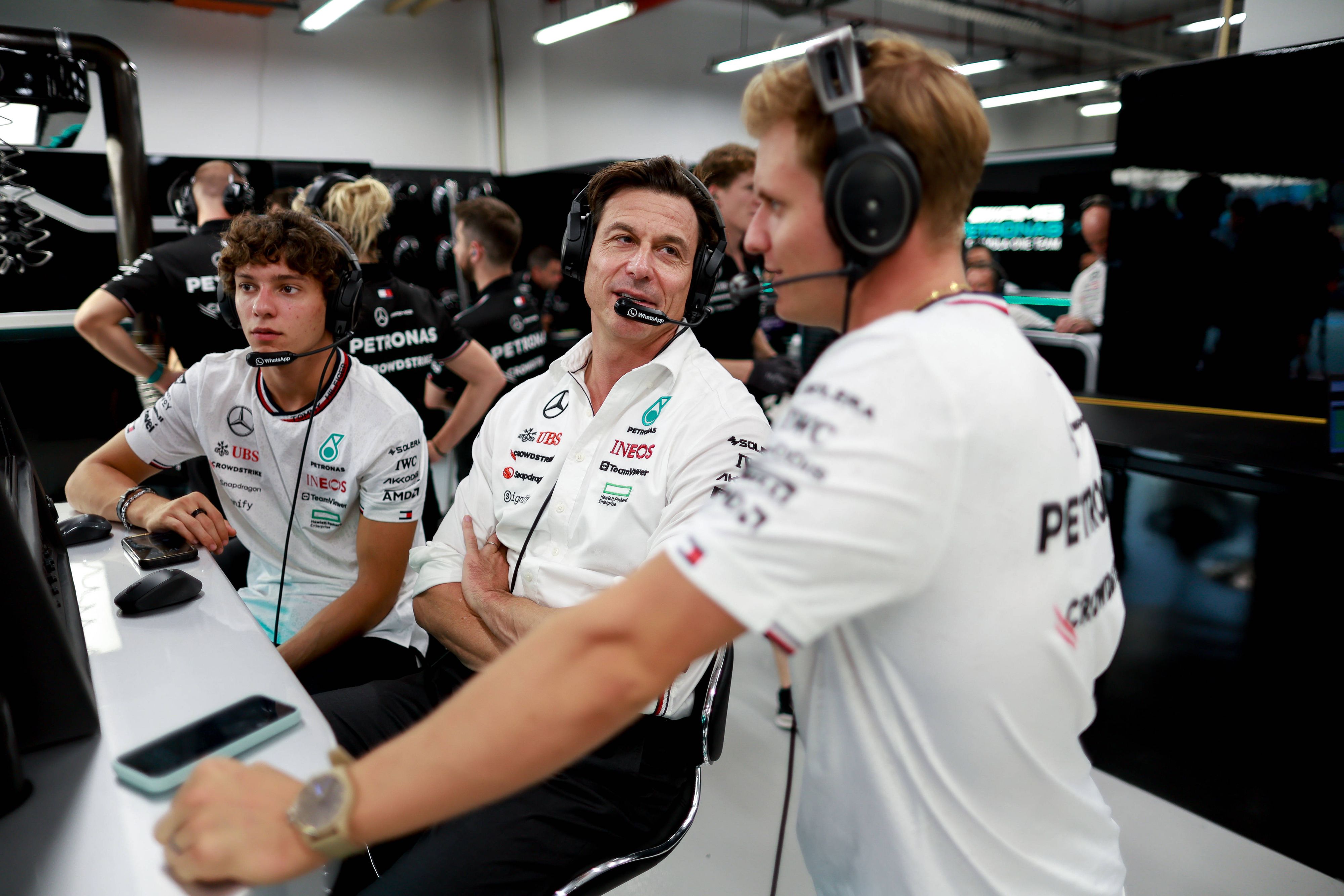 Andrea Kimi Antonelli, Toto Wolff und Mick Schumacher. 