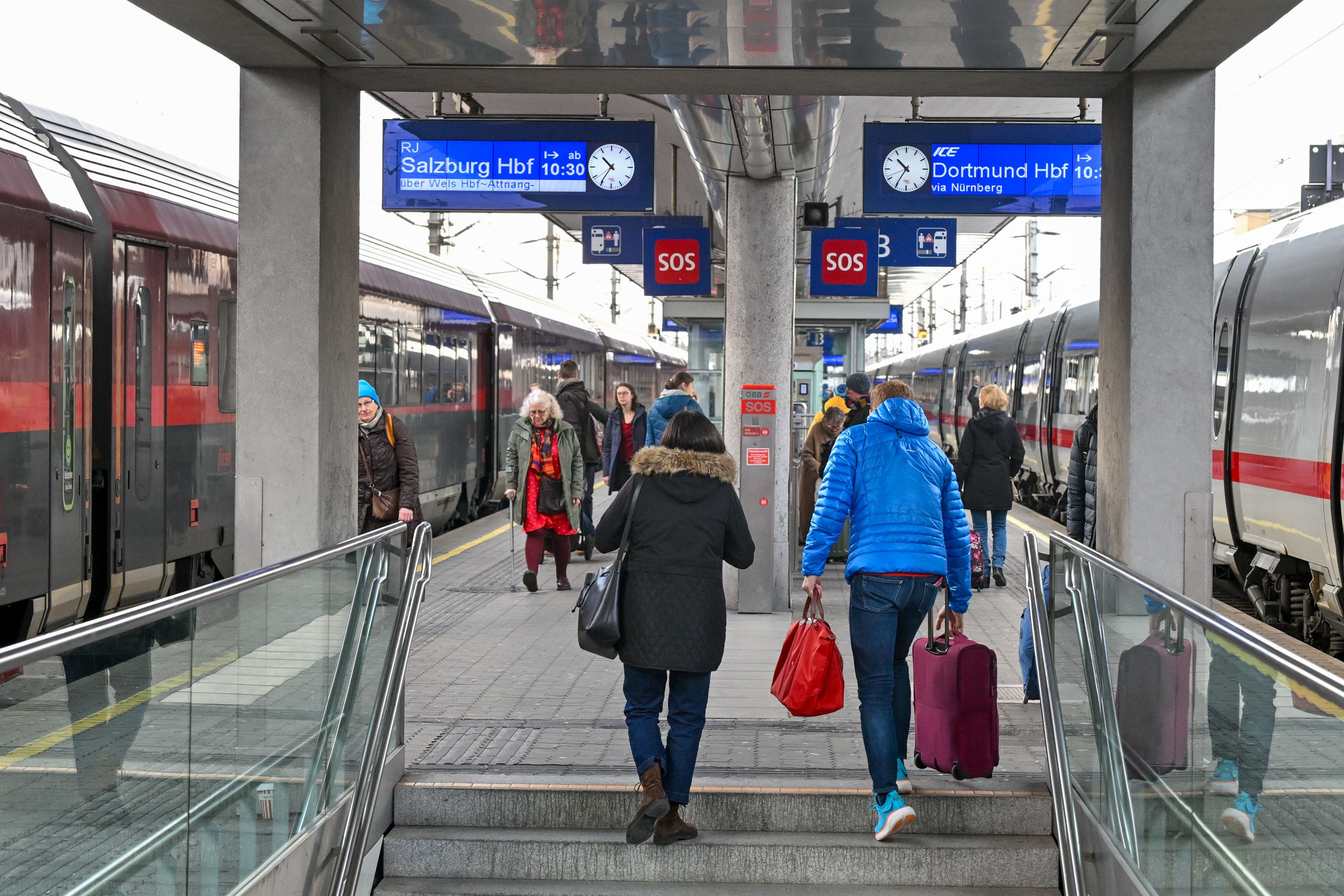 ÖBB und Westbahn haben einen neuen Fahrplan präsentiert. (Symbolbild, Bahnhof Linz)
