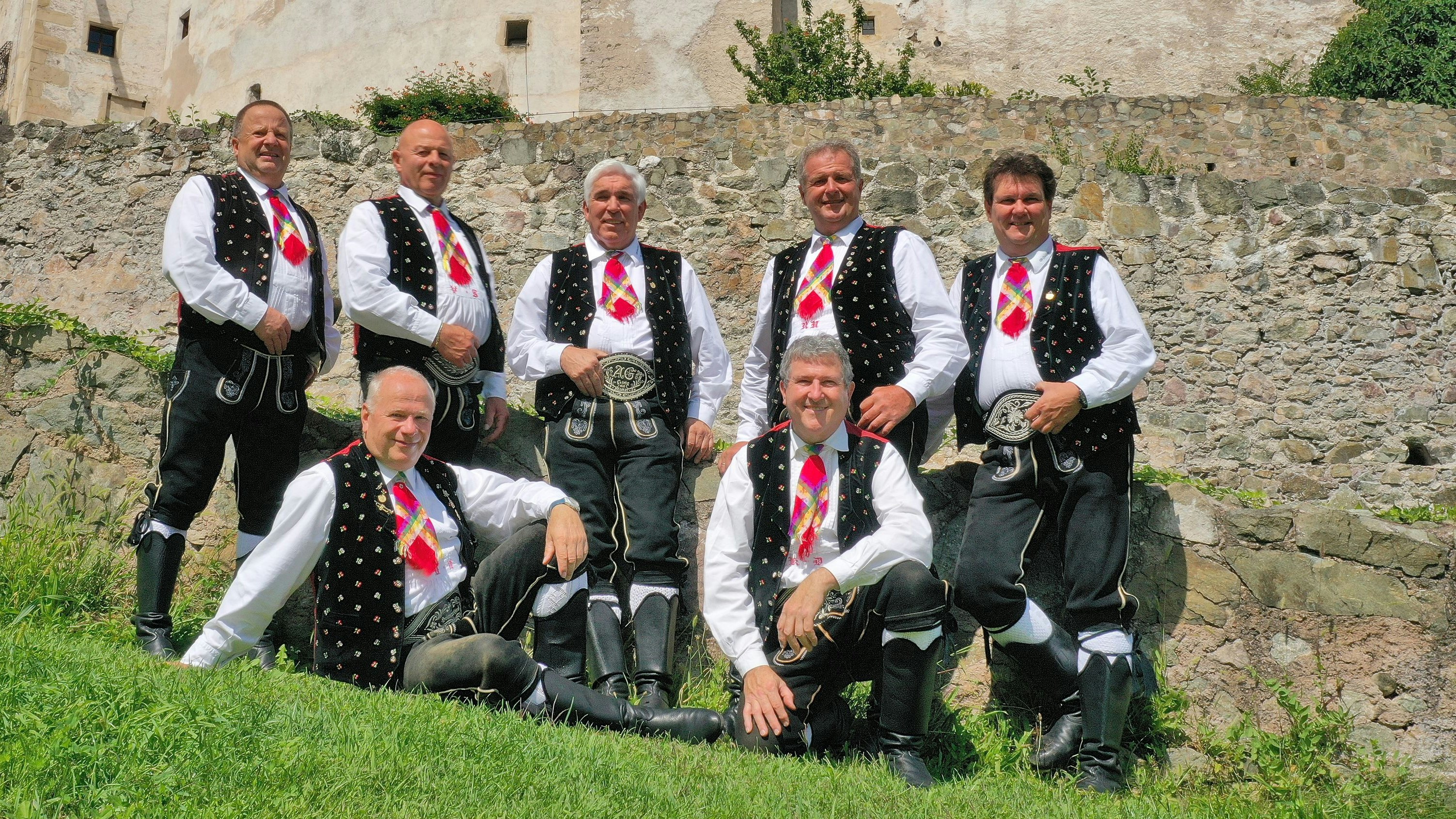 Die Kastelruther Spatzen (mit Sänger Norbert Rier, 2.v.r.) gelten als berühmteste deutschsprachige Volksmusikgruppe