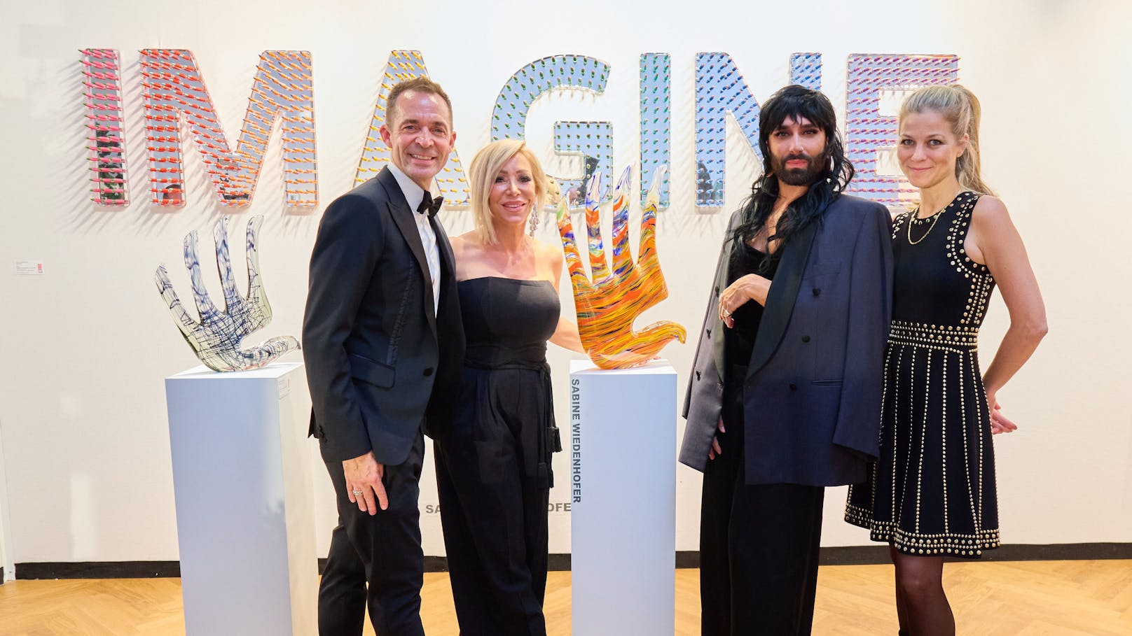 Elitär! Conchita, Dalik & Co. feierten bei Kunst-Club