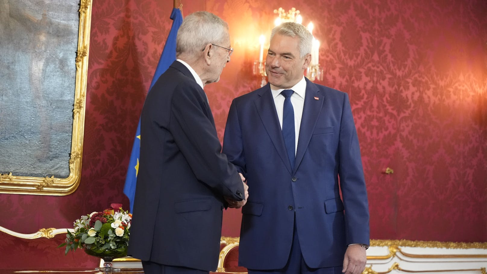 Am Montag lud Bundespräsident Van der Bellen ÖVP-Chef und Bundeskanzler Nehammer in die Hofburg. 