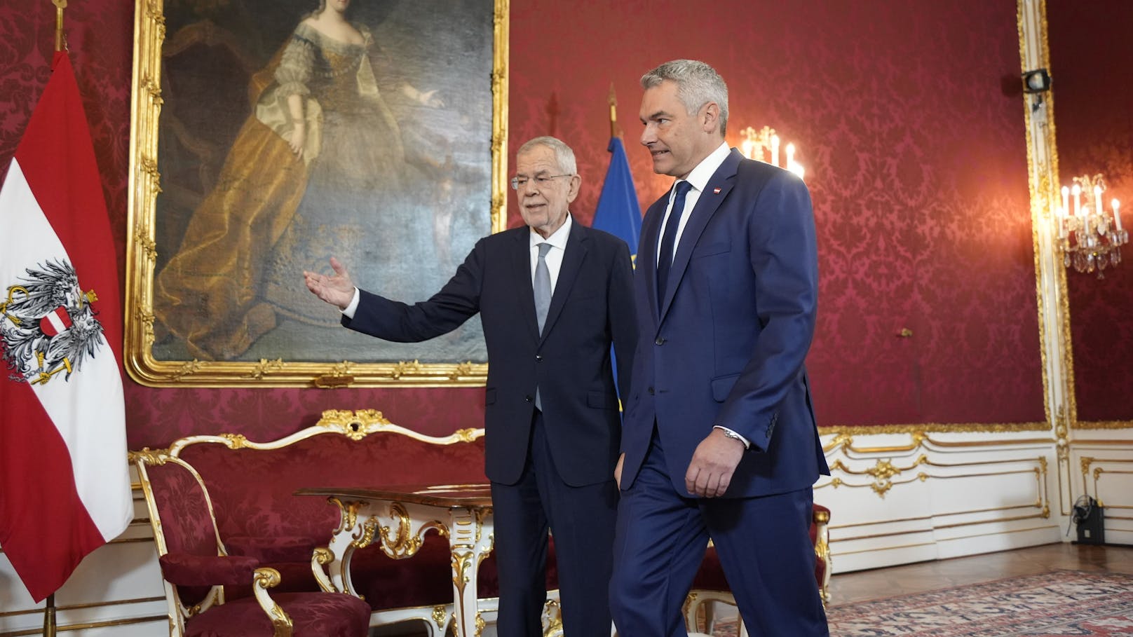 Am Montag lud Bundespräsident Van der Bellen ÖVP-Chef und Bundeskanzler Nehammer in die Hofburg. 