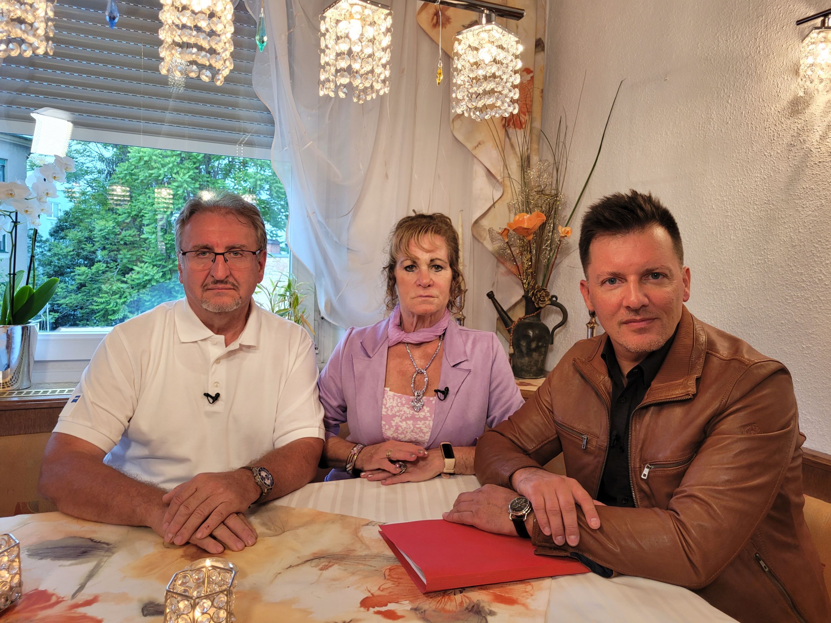 Um Unterstützung bei dem Streit mit ihren Nachbarn zu erhalten, wandte sich Familie Reinisch-Trummer an Christian Horwarth (rechts)