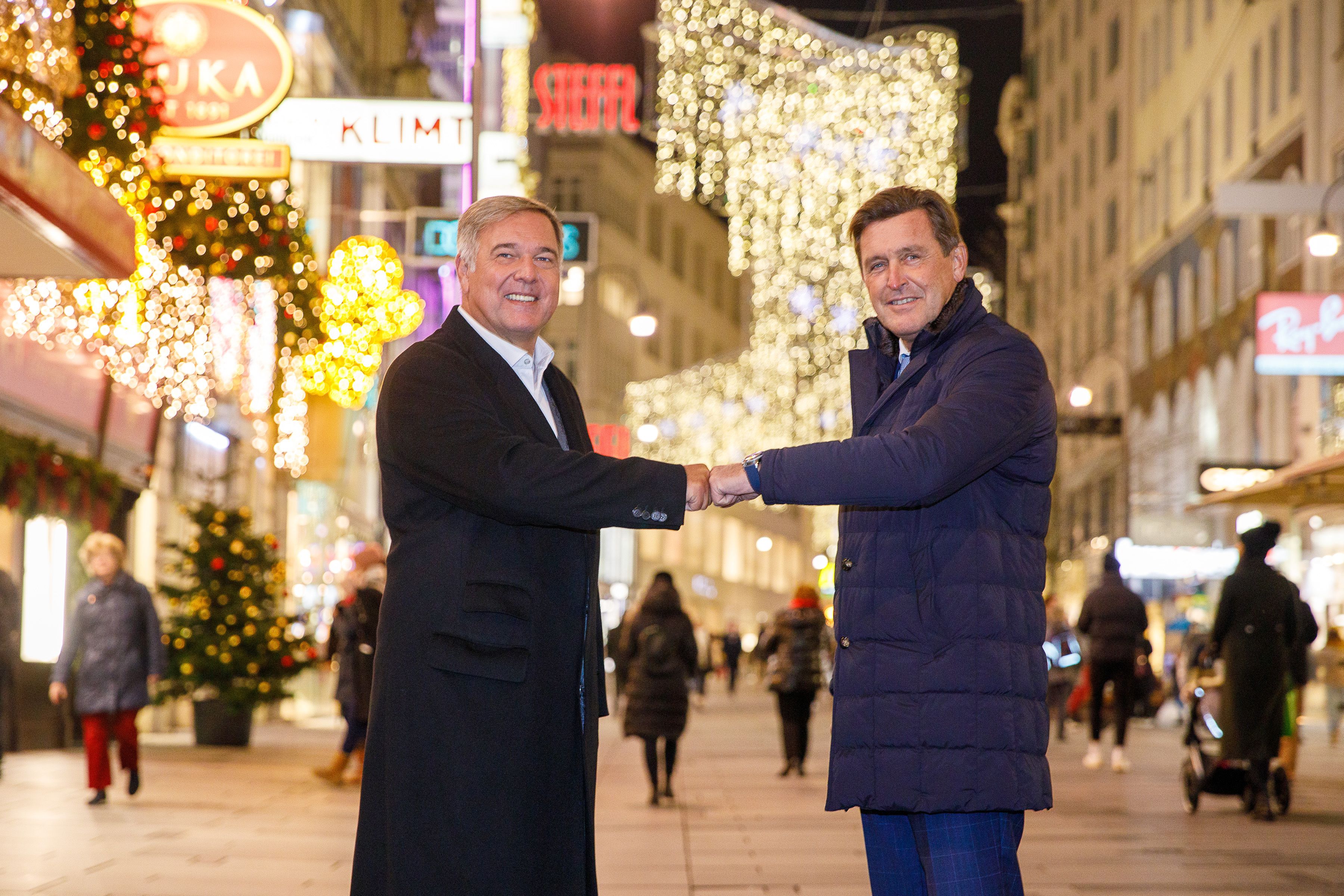 Wirtschaftskammerpräsident Walter Ruck und Stadtrat Peter Hanke&nbsp; (SP) stocken Förderung für die Weihnachtsbeleuchtung auf.