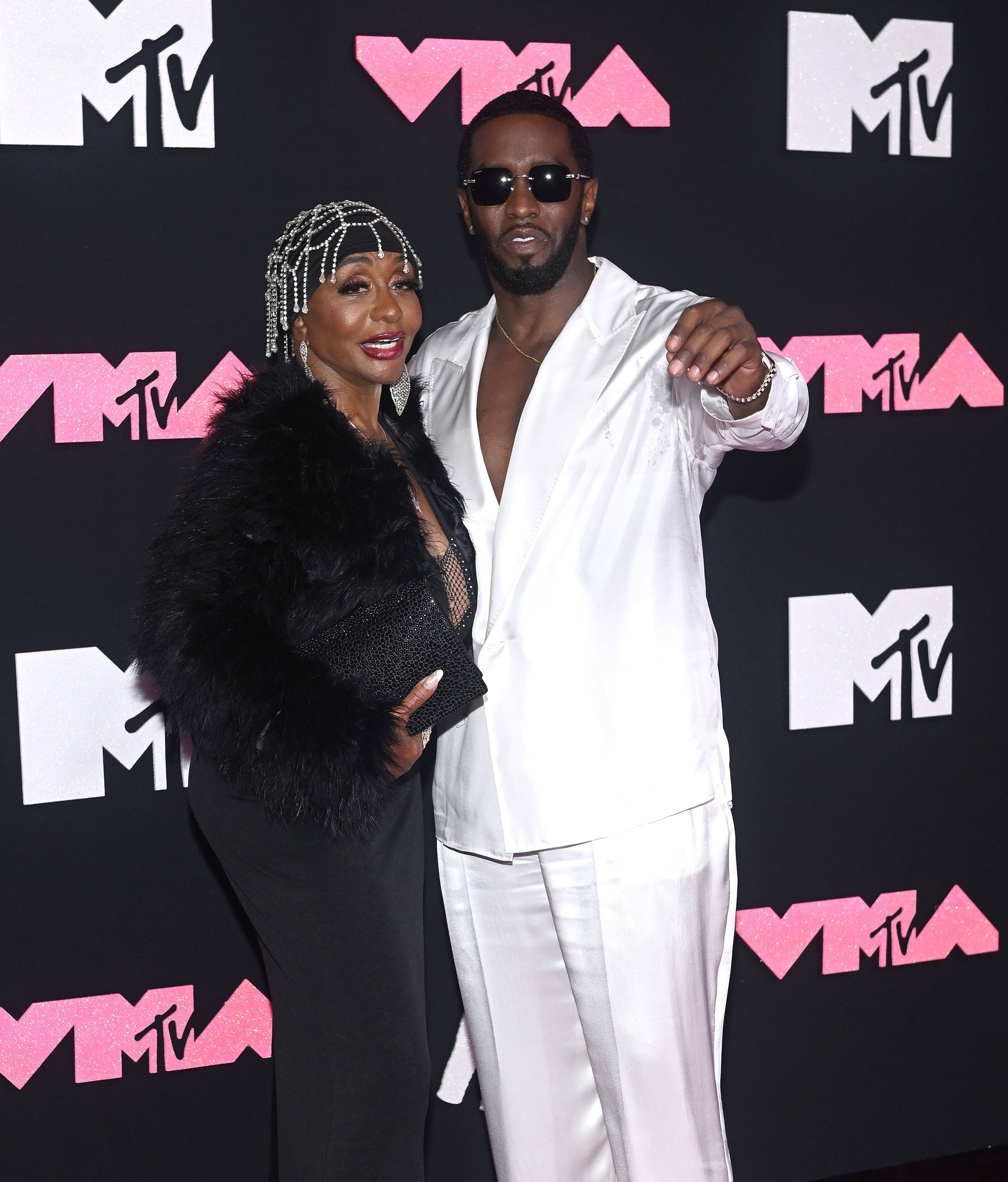  Sean 'P. Diddy' Combs und seine Mutter Janice Combs bei den MTV Video Music Awards 2023.