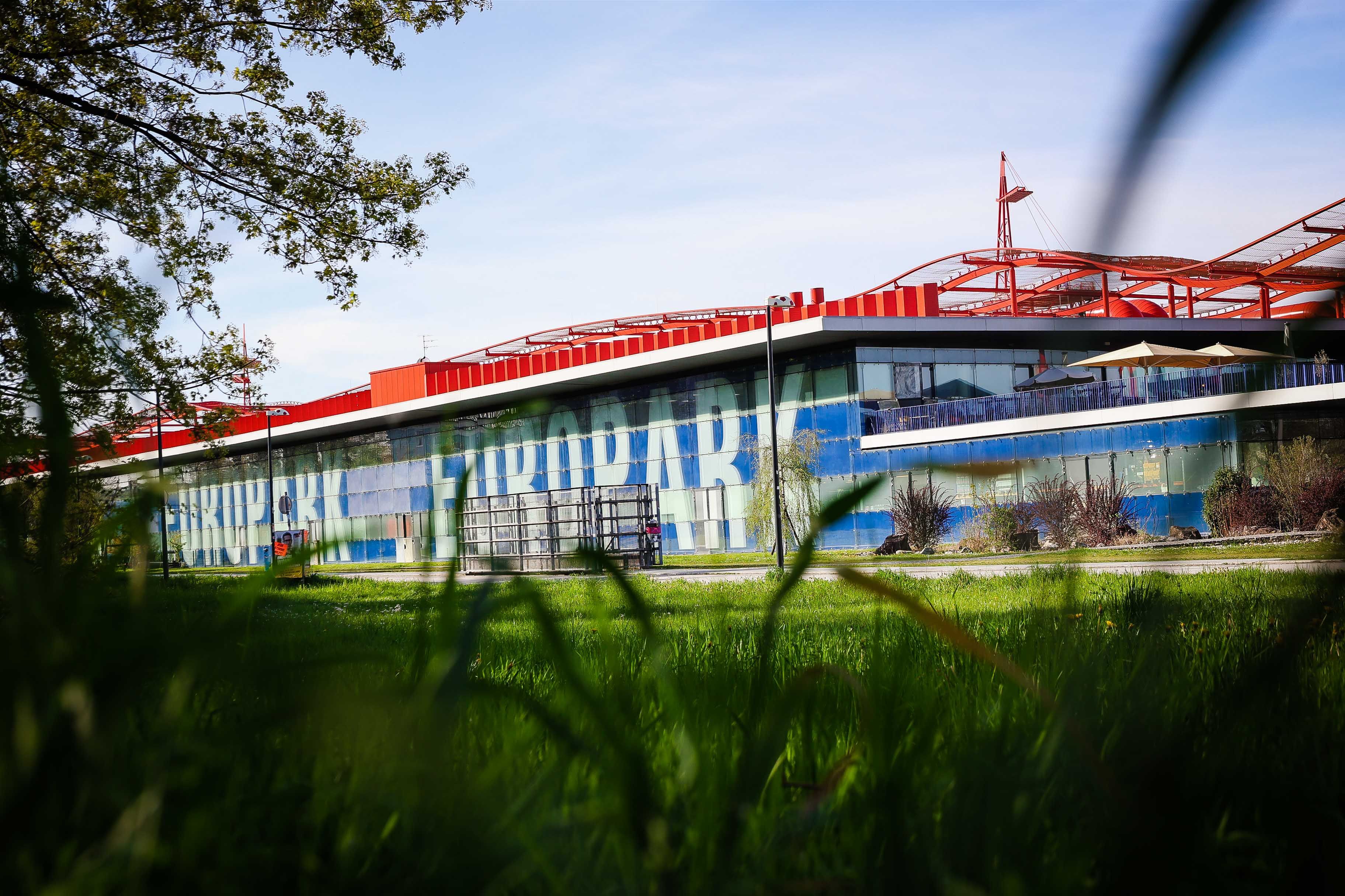 Die Einsatzkräfte der Polizei durchsuchten den ganzen Europark.